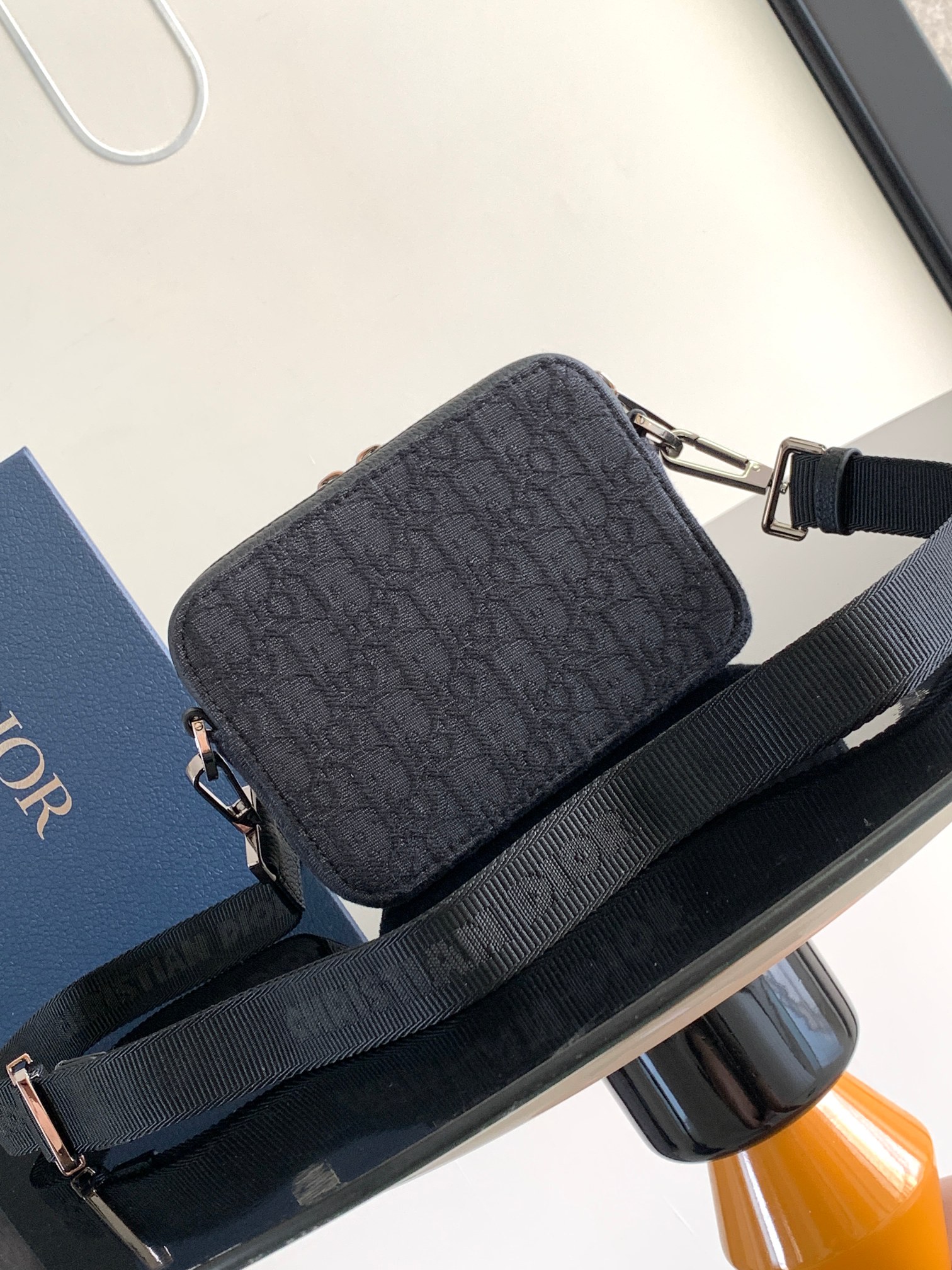 D*or essentials bag-17*12.5cm
