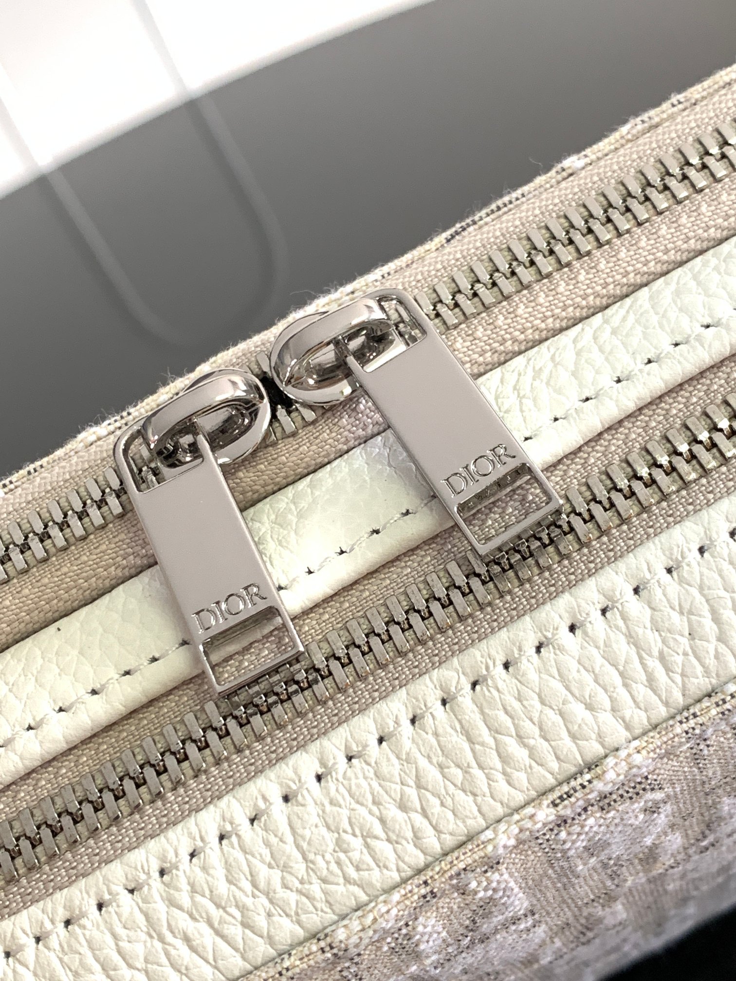 D*or essentials bag-17*12.5cm