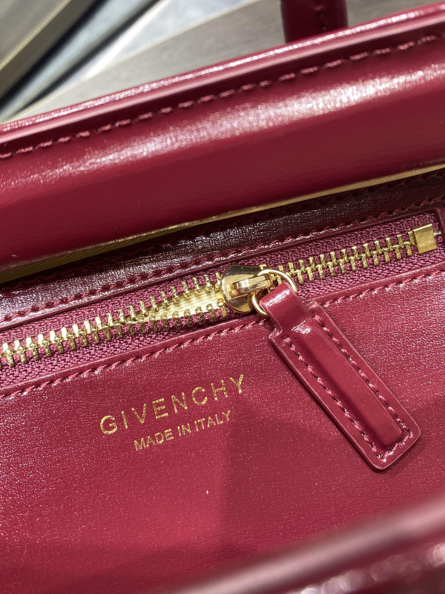G1uenchy antigona tote-22*20*13cm