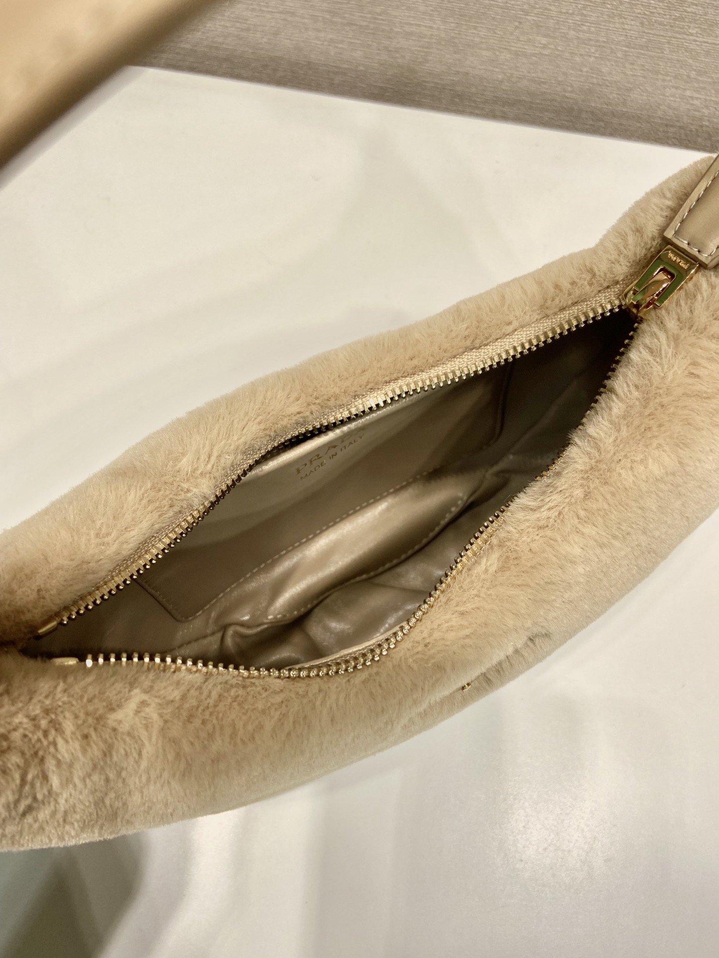 Pra*a moon handbags 1bc194-22.5*18.5*6.5cm
