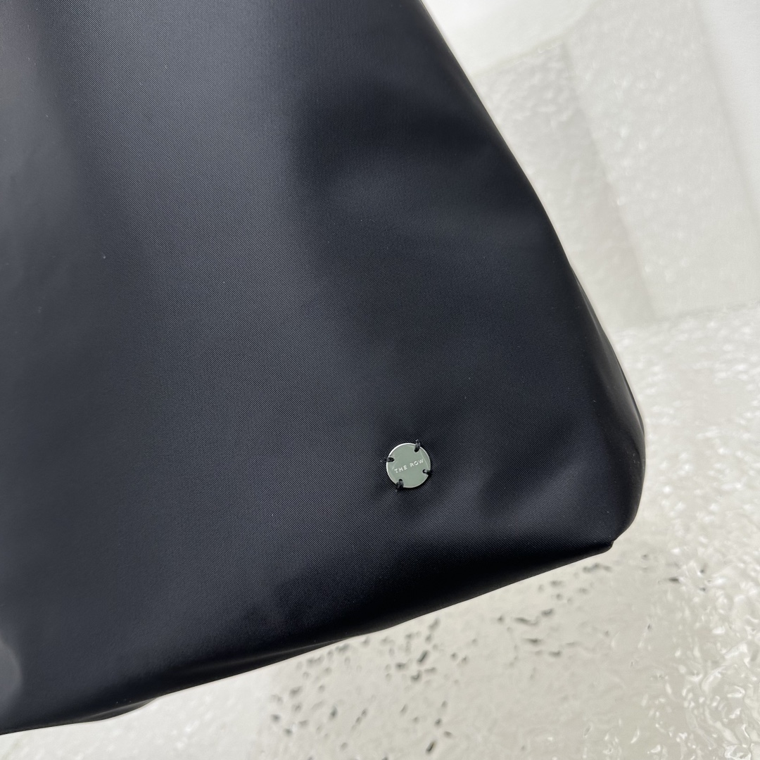 The R0w park tote-23*21*36cm