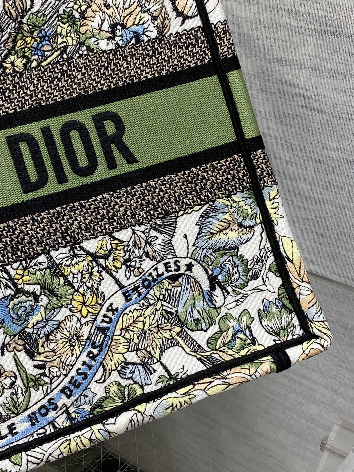 D*or small book tote-36.5cm