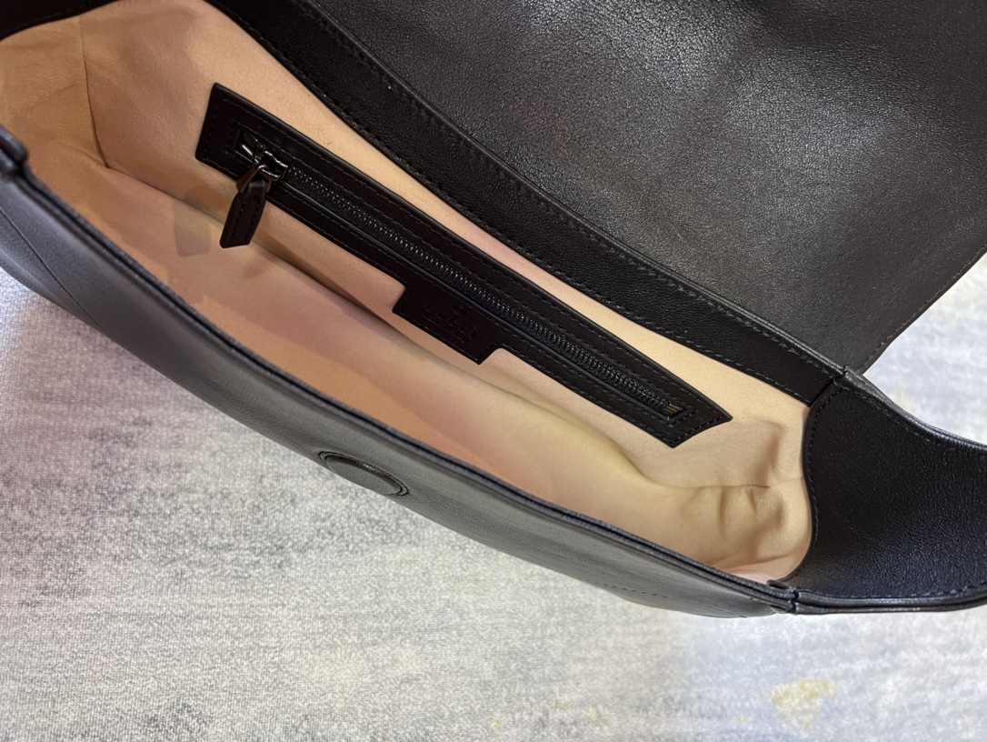G*u*i gg aphrodite bag-27x 14x 5cm