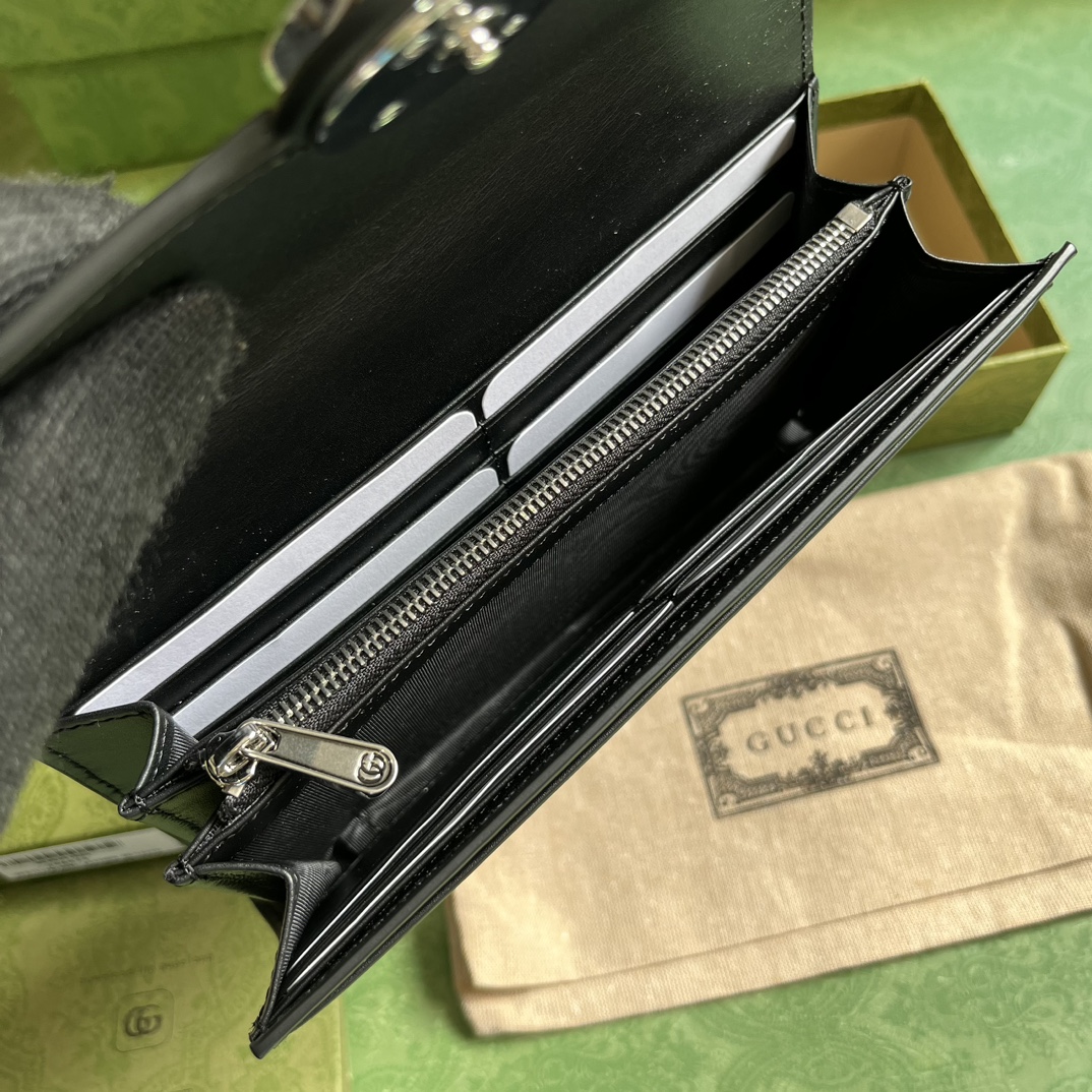 G*u*i wallet-18*19cm