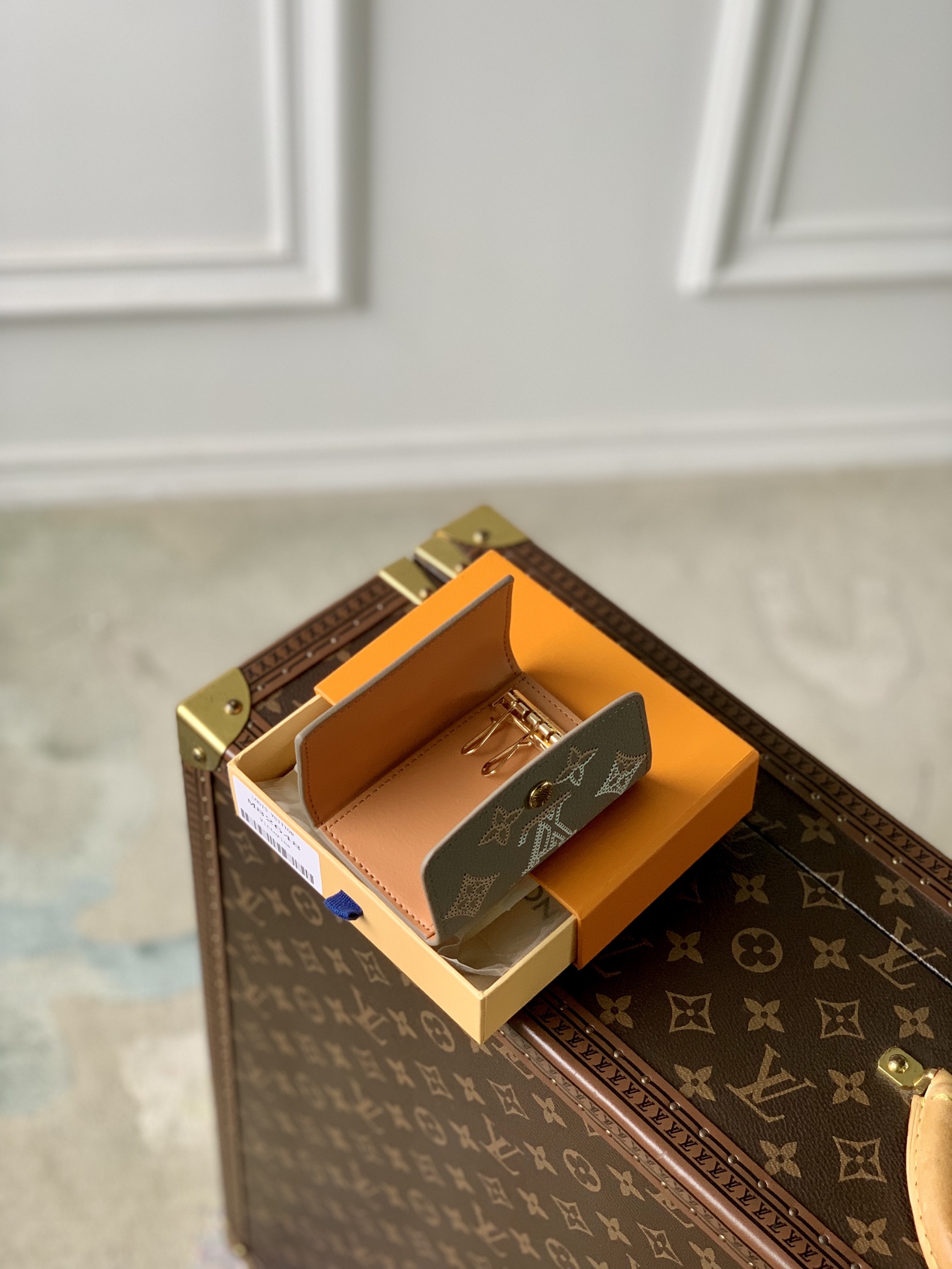 l0*is V*t0n wallet-10.5 x 5.5 x 1cm
