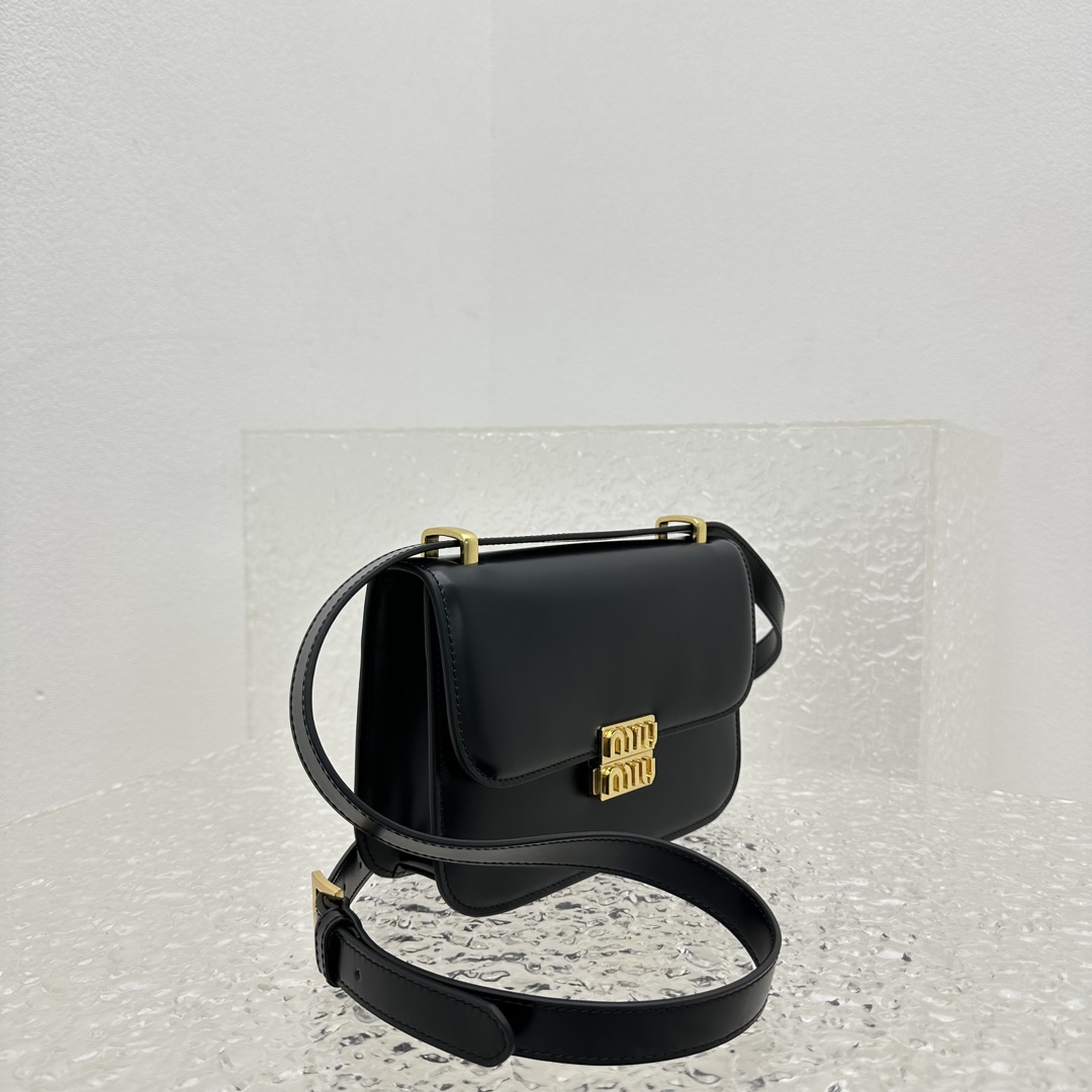 M*um*u box bag-20*13.5*5.5cm