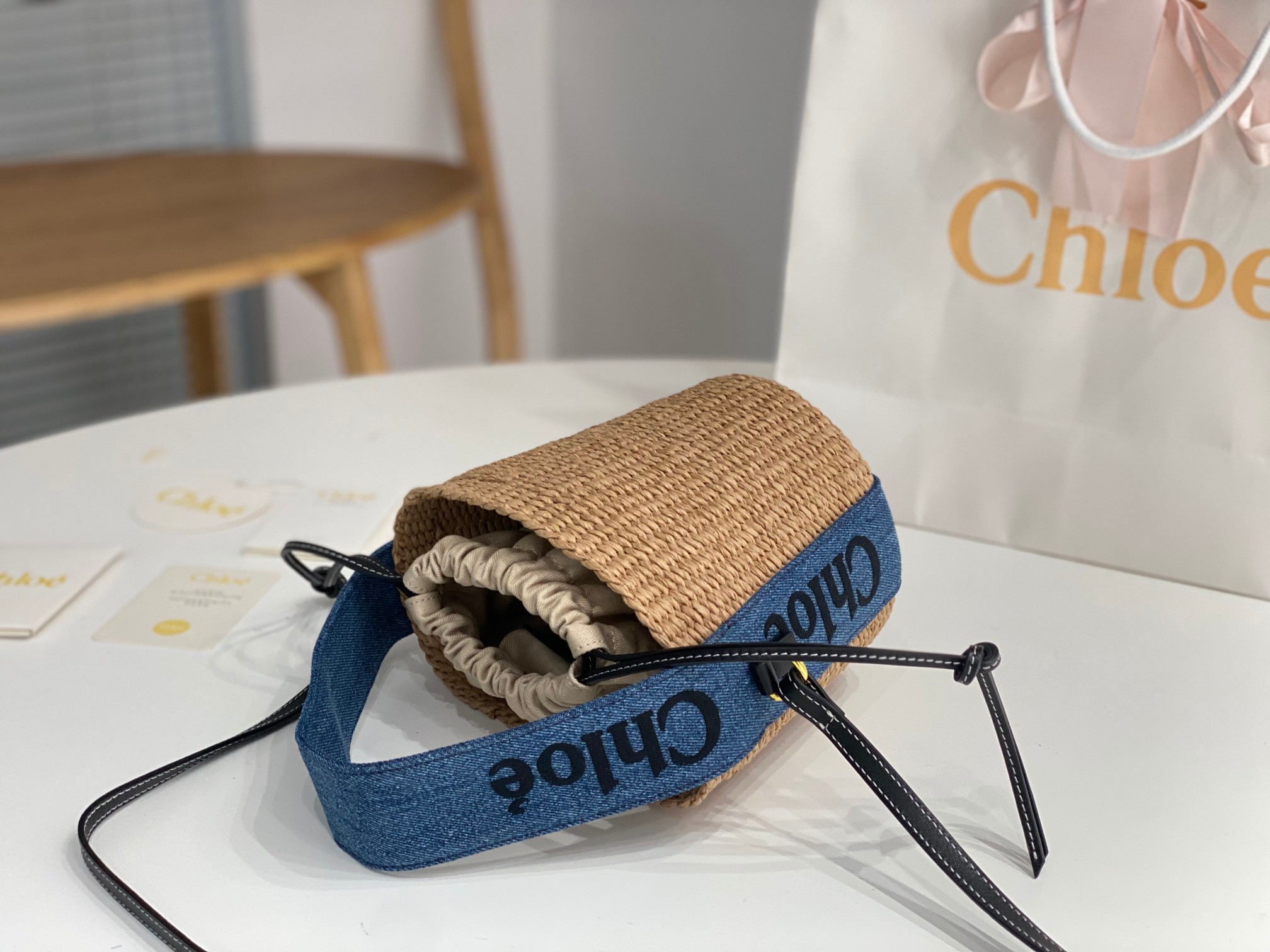 Ch10e woody bucket bag