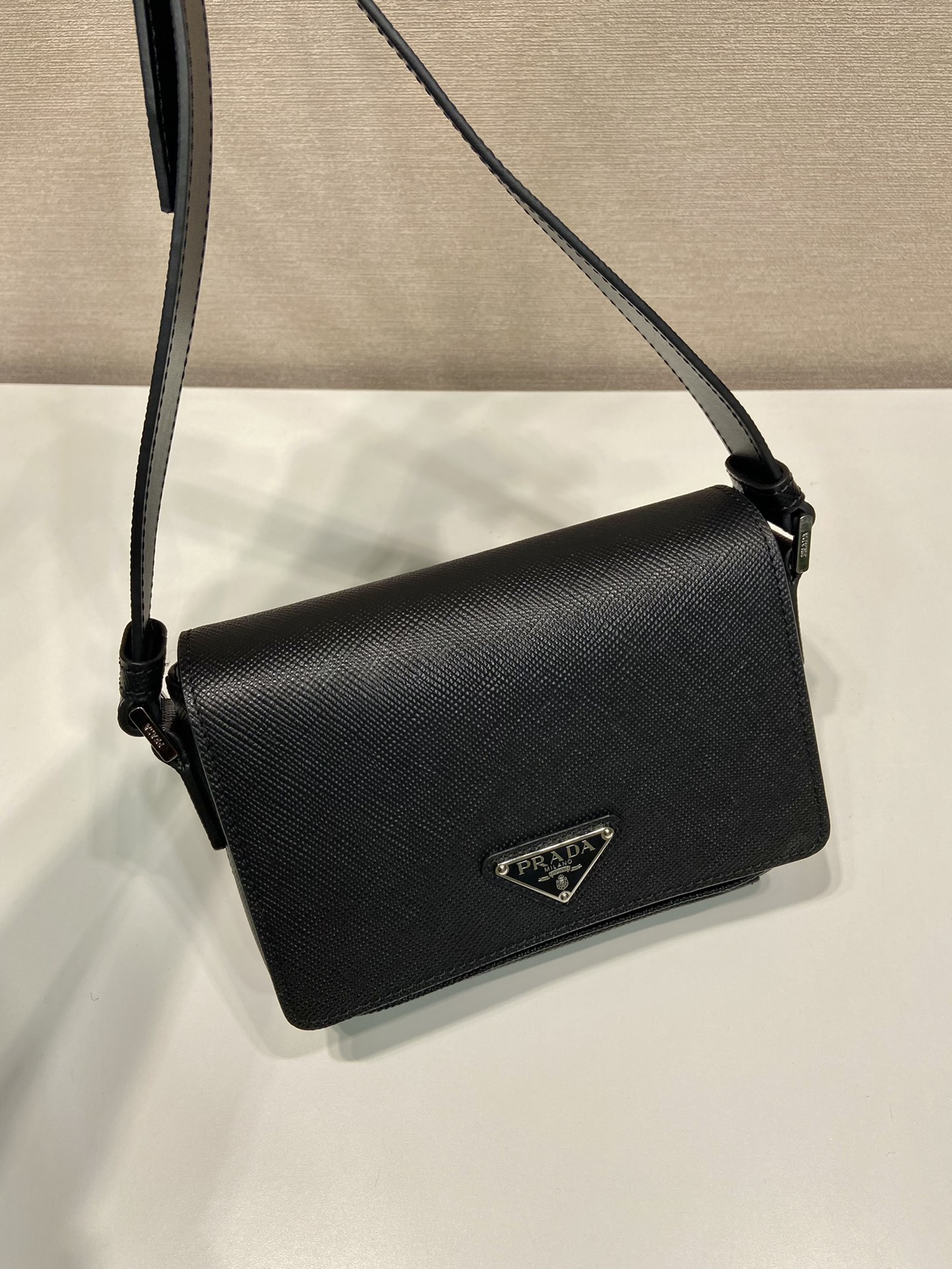Pra*a 2vd065 shoulder bag-19*13*5cm