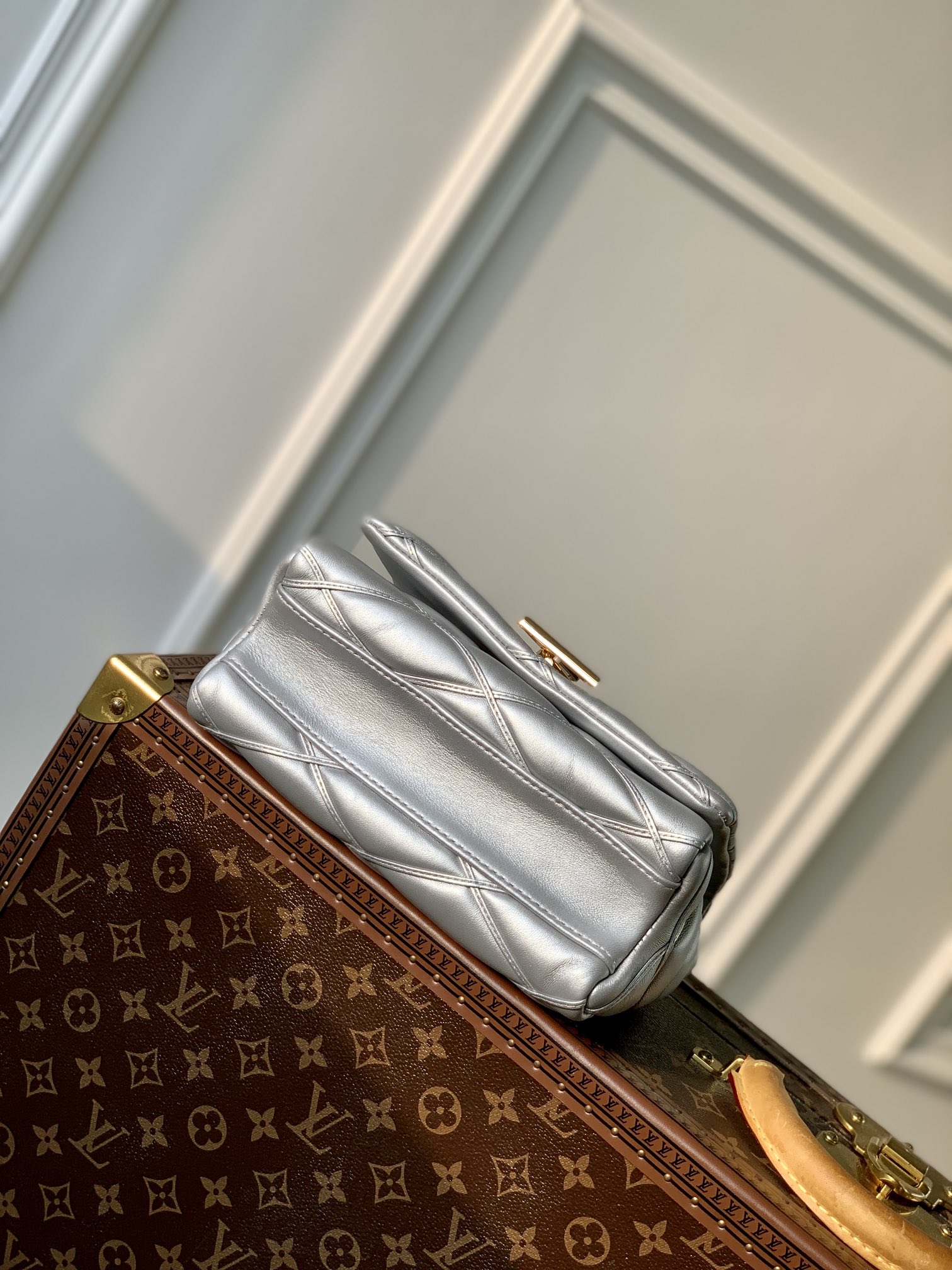 l0*is V*t0n go-14 bag-m22891-23.0 x 16.0 x 10cm