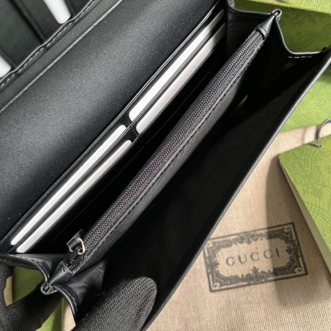 G*u*i wallet-19*10*2cm