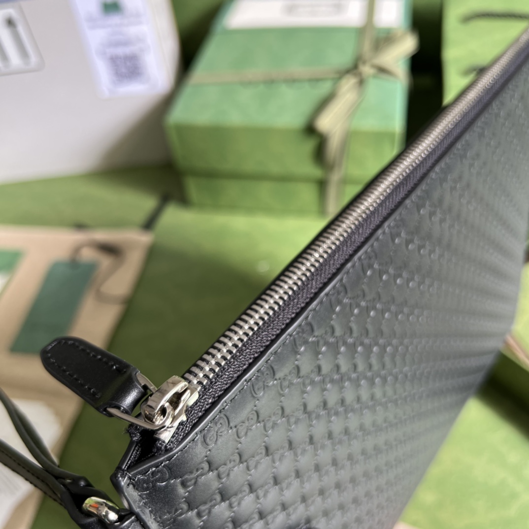 G*u*i pouch-28*21*1.5cm