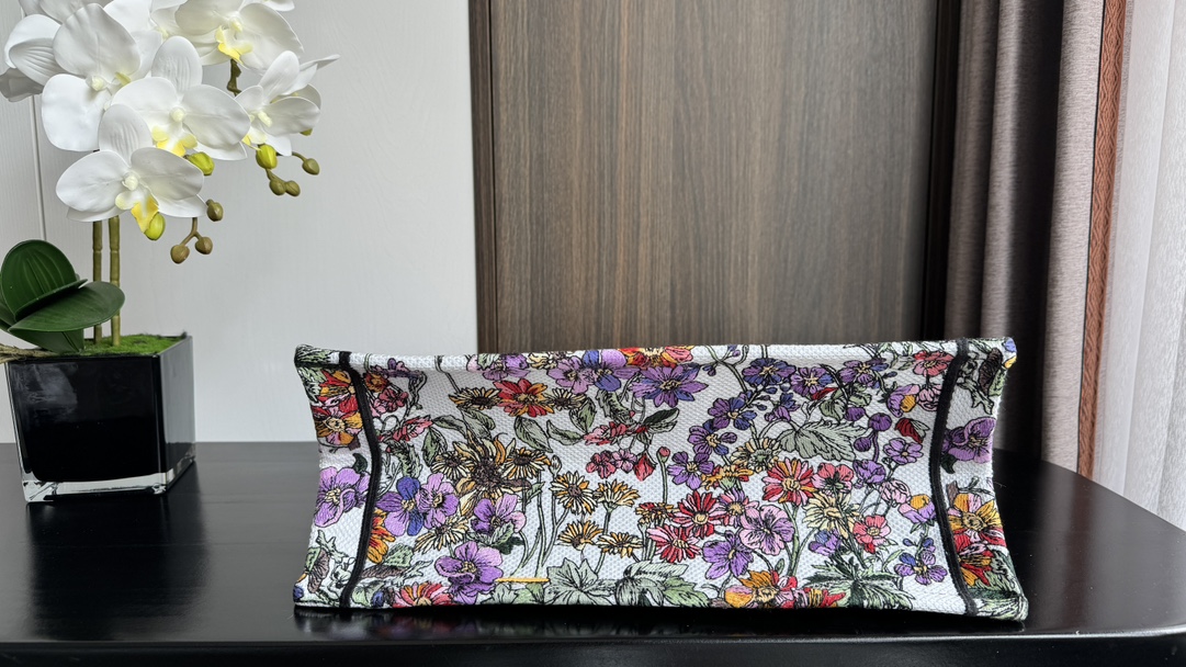 D*or small book tote-36.5cm