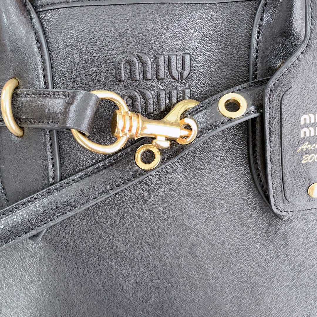 M*um*u aventure nappa tote-31x40x13cm