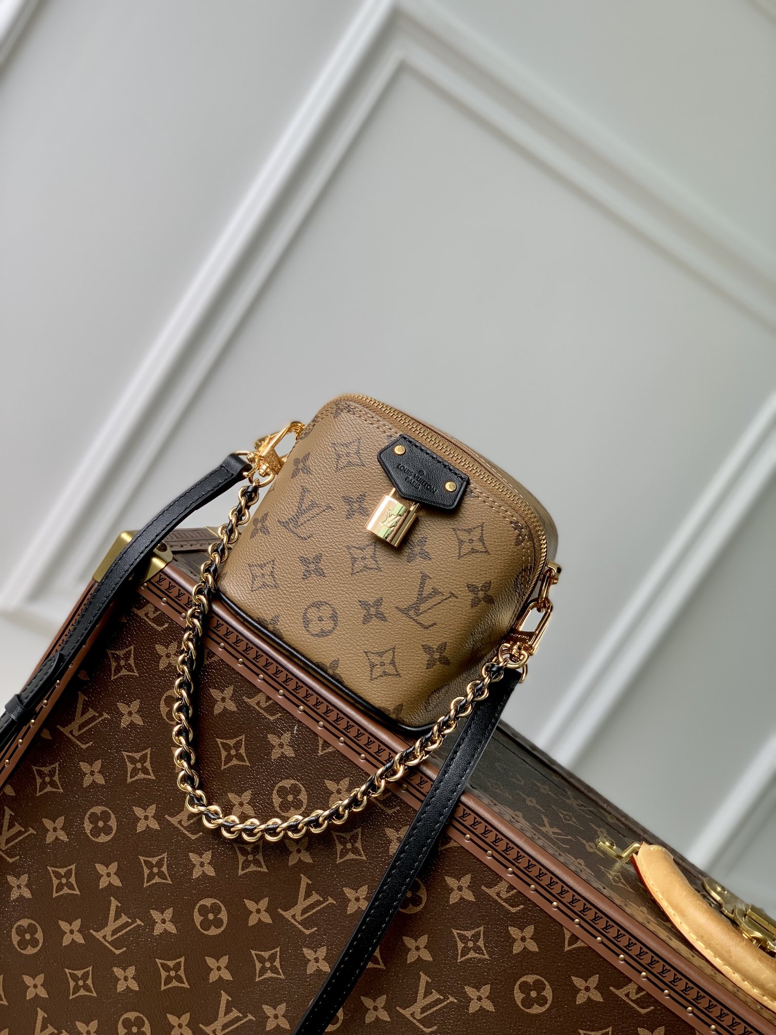 l0*is V*t0n just in case bag-m47096-11 x 8 x 2.5cm