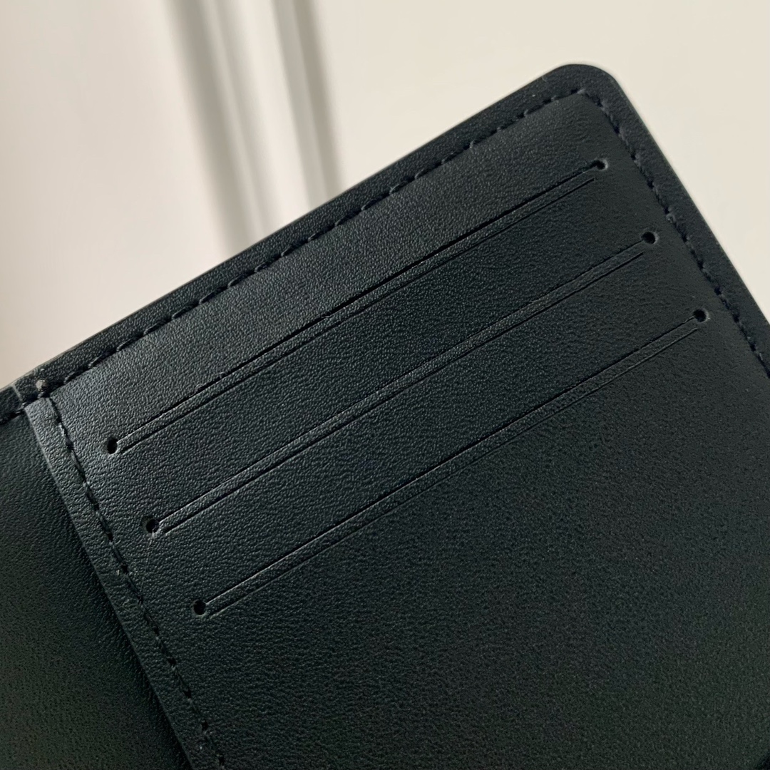 l0*is V*t0n wallet-m83330-7.5 x 11.1 x 1cm