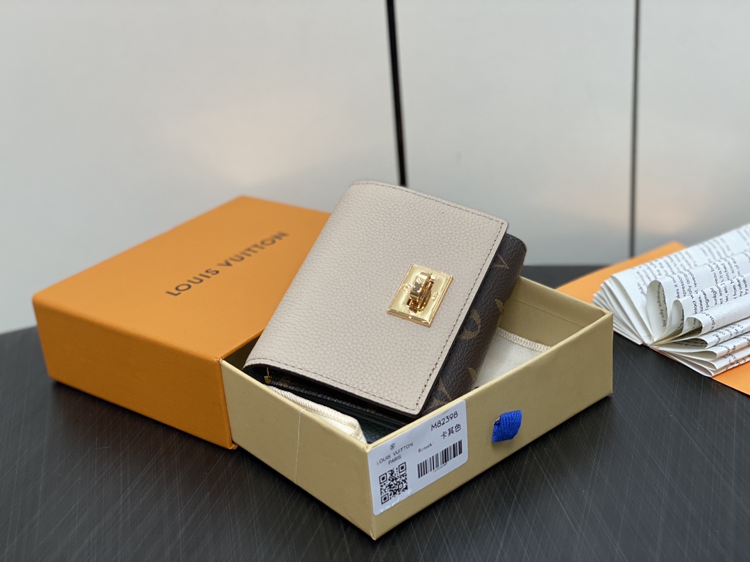 l0*is V*t0n victorine on my side12*9.5*2.5cm