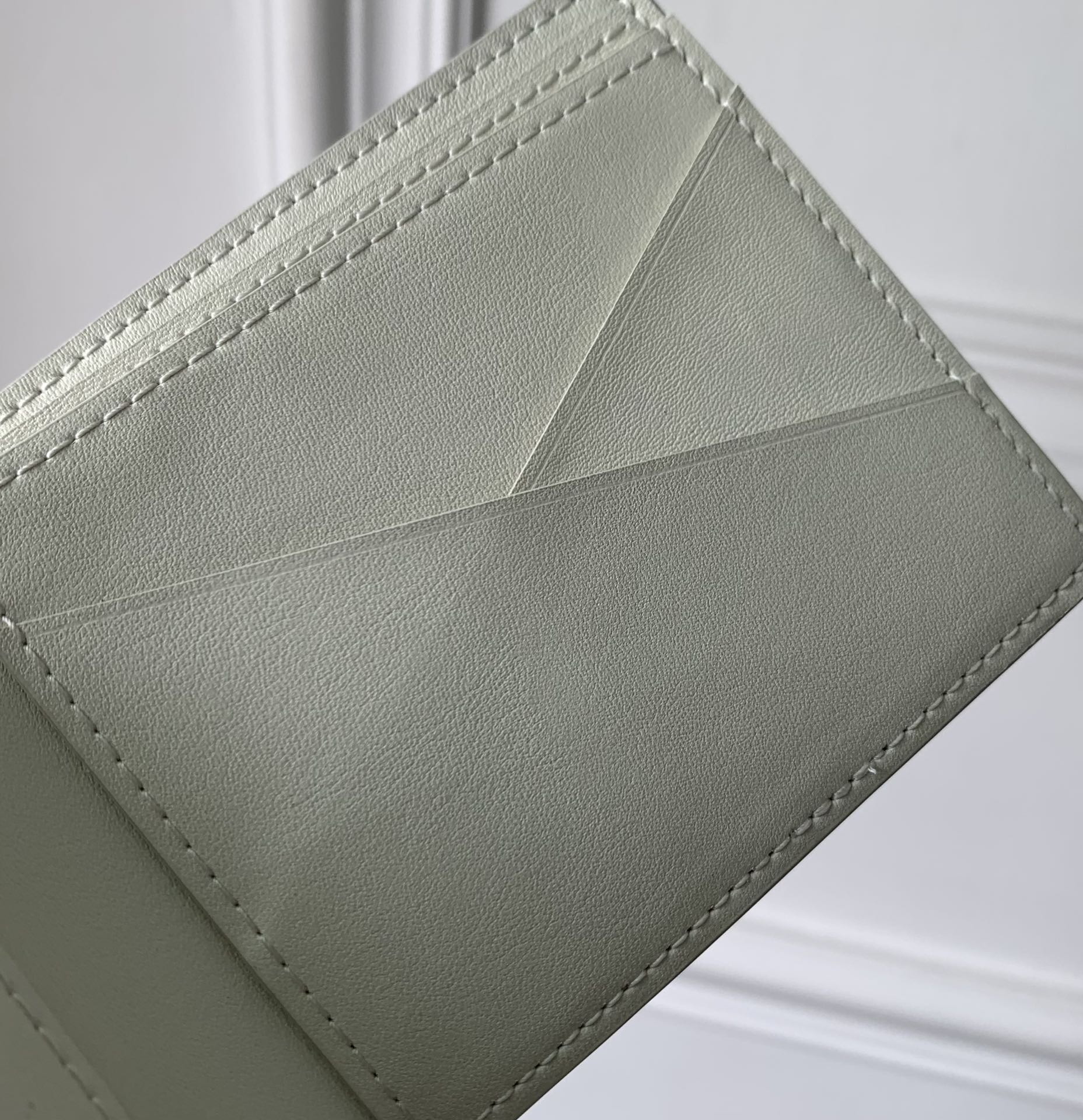 l0*is V*t0n multiple wallet-m61695-11.5 x 9 x 1.5 cm