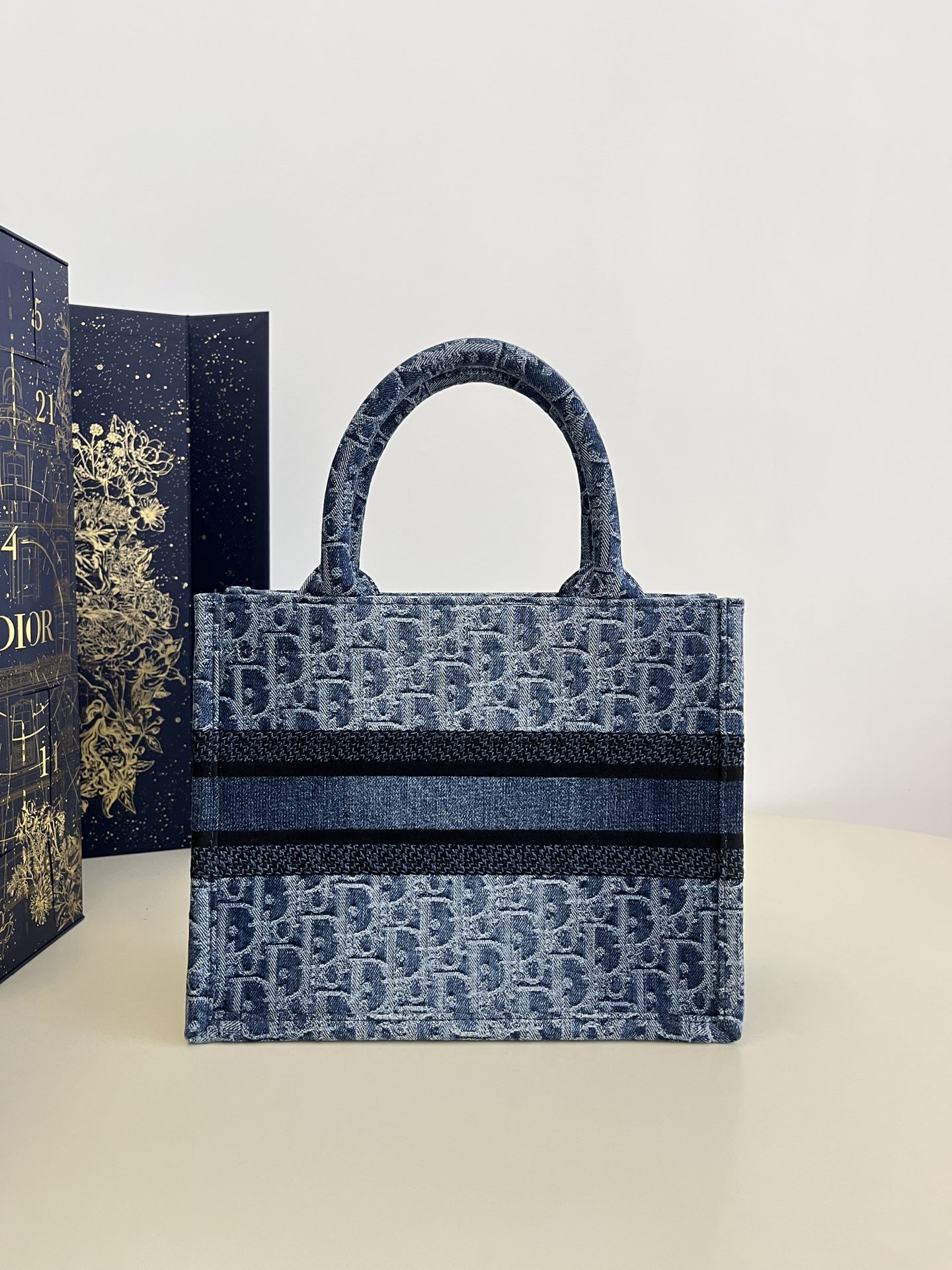 D*or small book tote-26*8*22cm