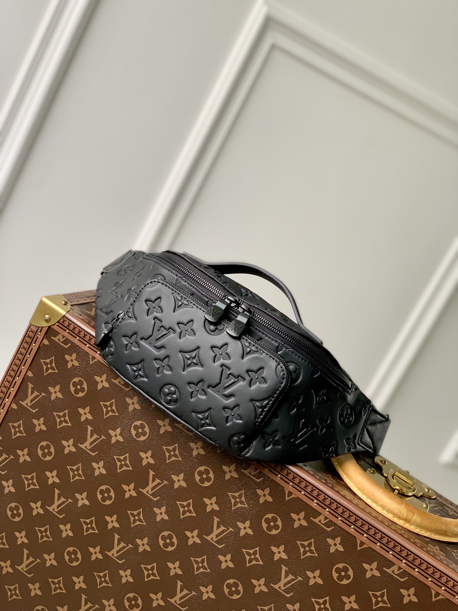 l0*is V*t0n rush waist bag-30 x 15 x 8cm