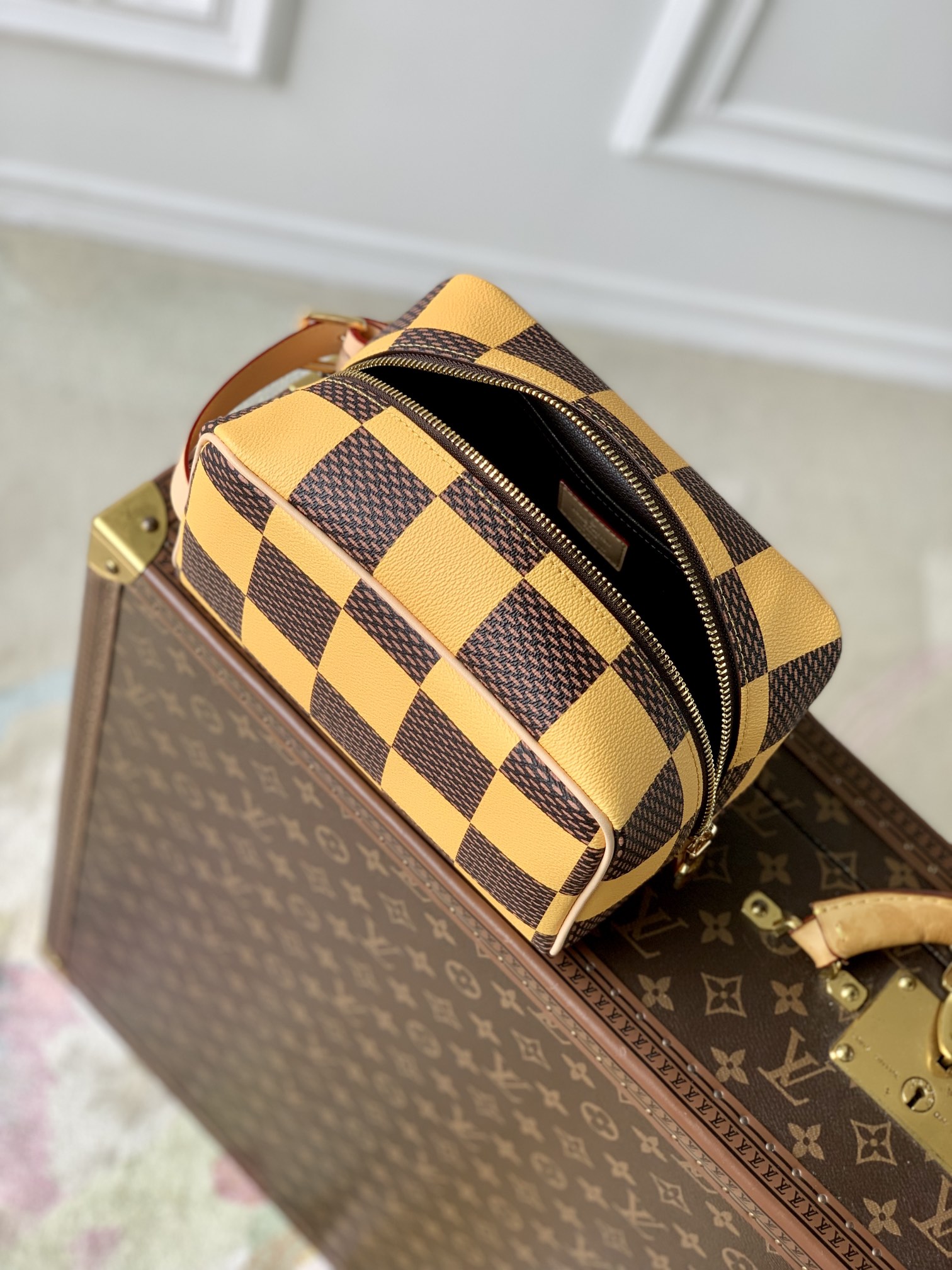 l0*is V*t0n locker dopp kit pouch -23 x 13 x 12cm