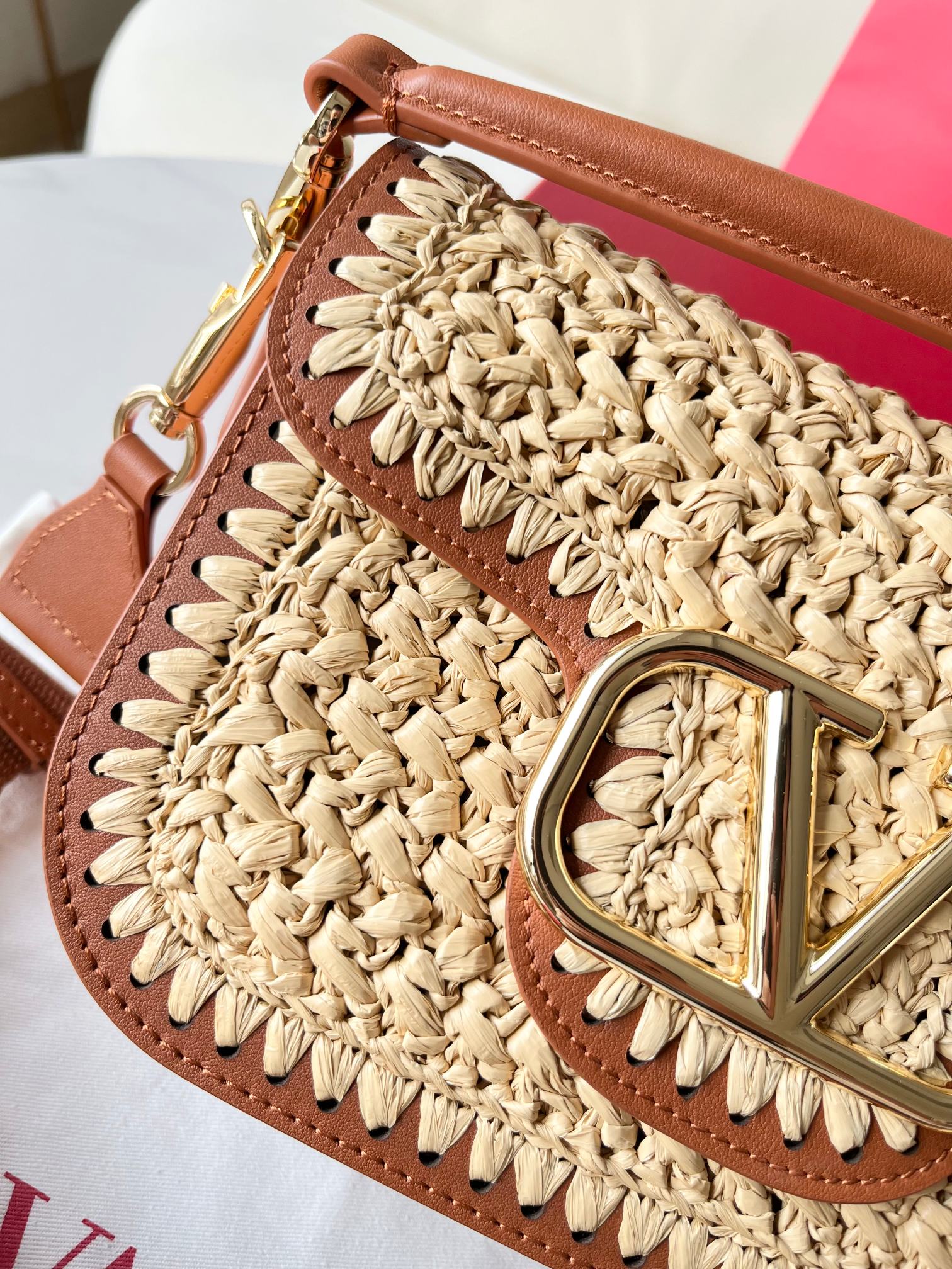 Va1e*ntin0 garavani alltime bags-23.5*18*8cm