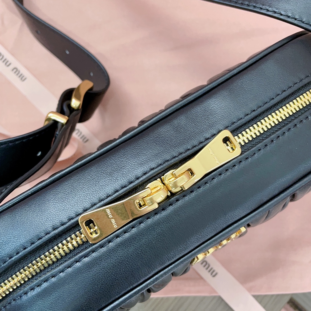 M*um*u matelassé leather shoulder 5bc158 bag-24*11.5*7cm