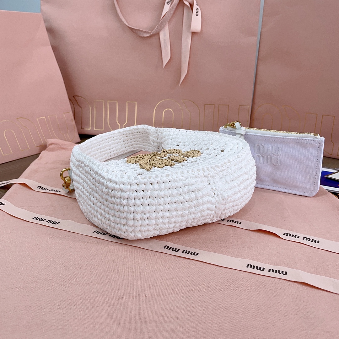 M*um*u wander crochet-knit shoulder bag-20x 17 x6cm