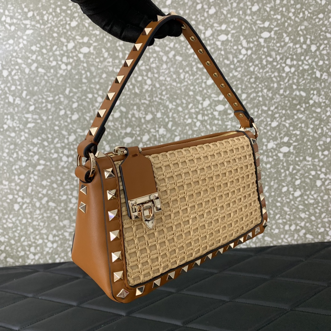 Va1e*ntin0 rockstud raffia bag-19*13*7cm