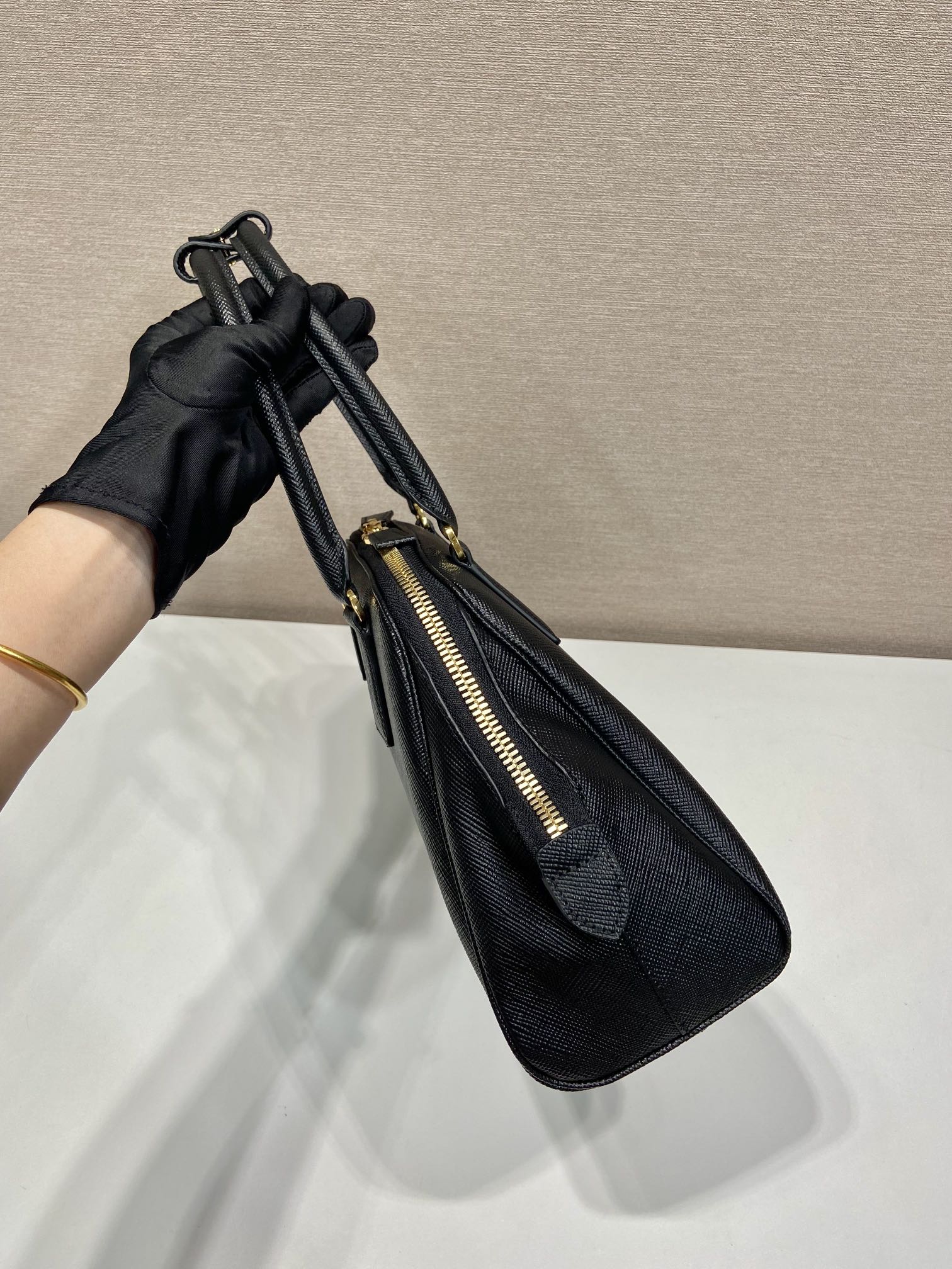 Pra*a 1bg537 shell bag-21*32*10.5cm
