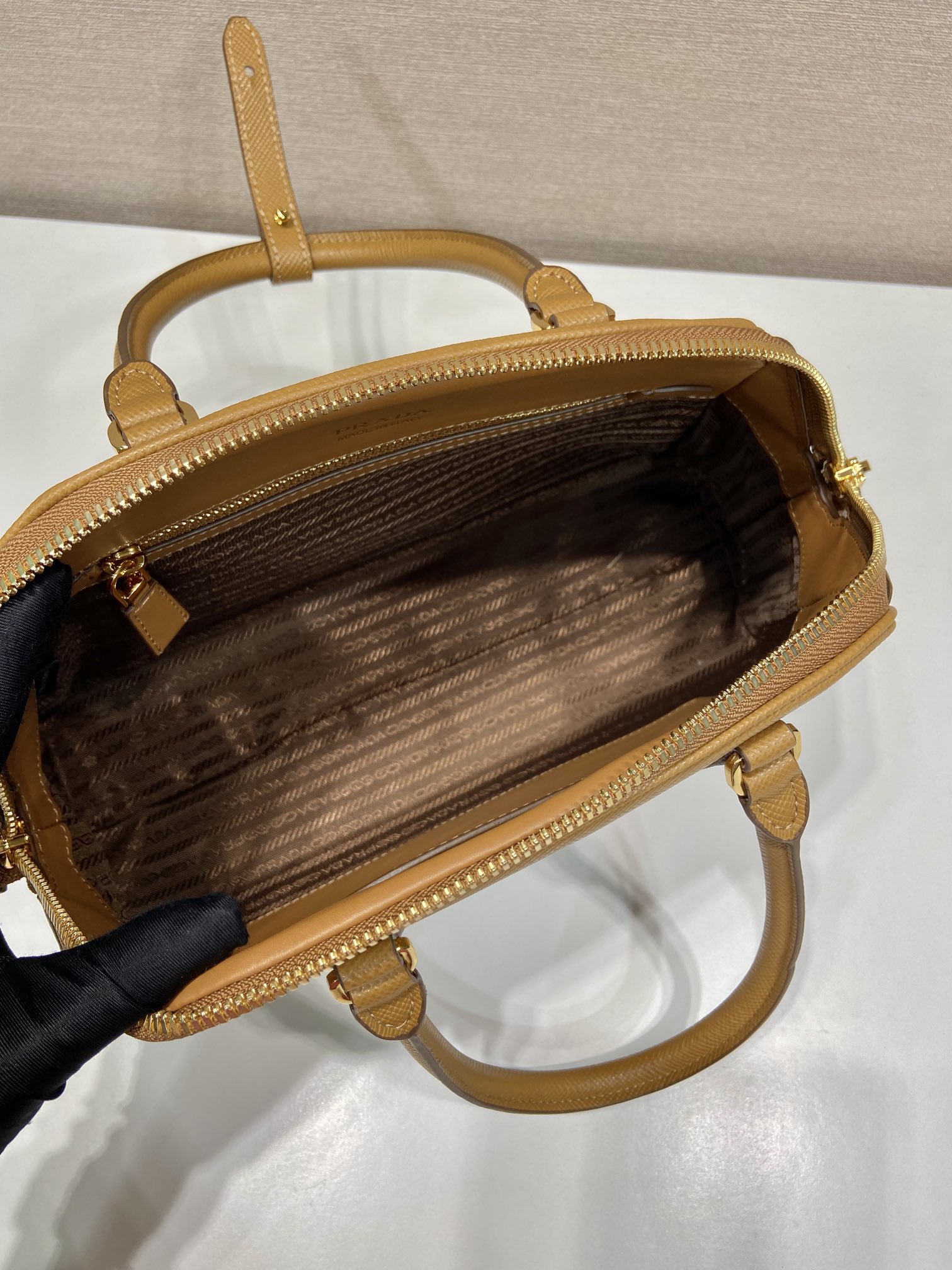 Pra*a 1bg537 shell bag-21*32*10.5cm