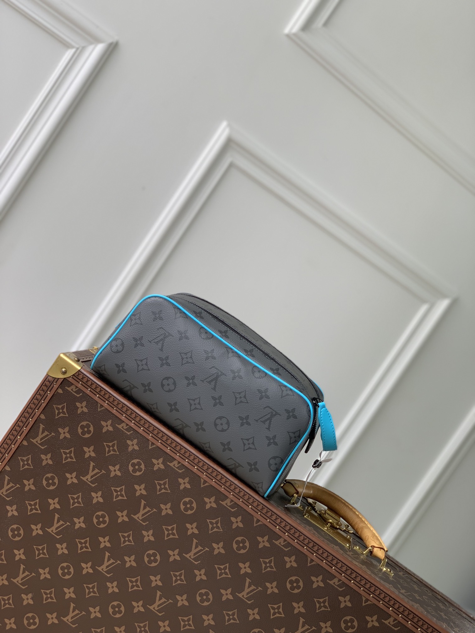 l0*is V*t0n cosmetic bag-28*16*13cm