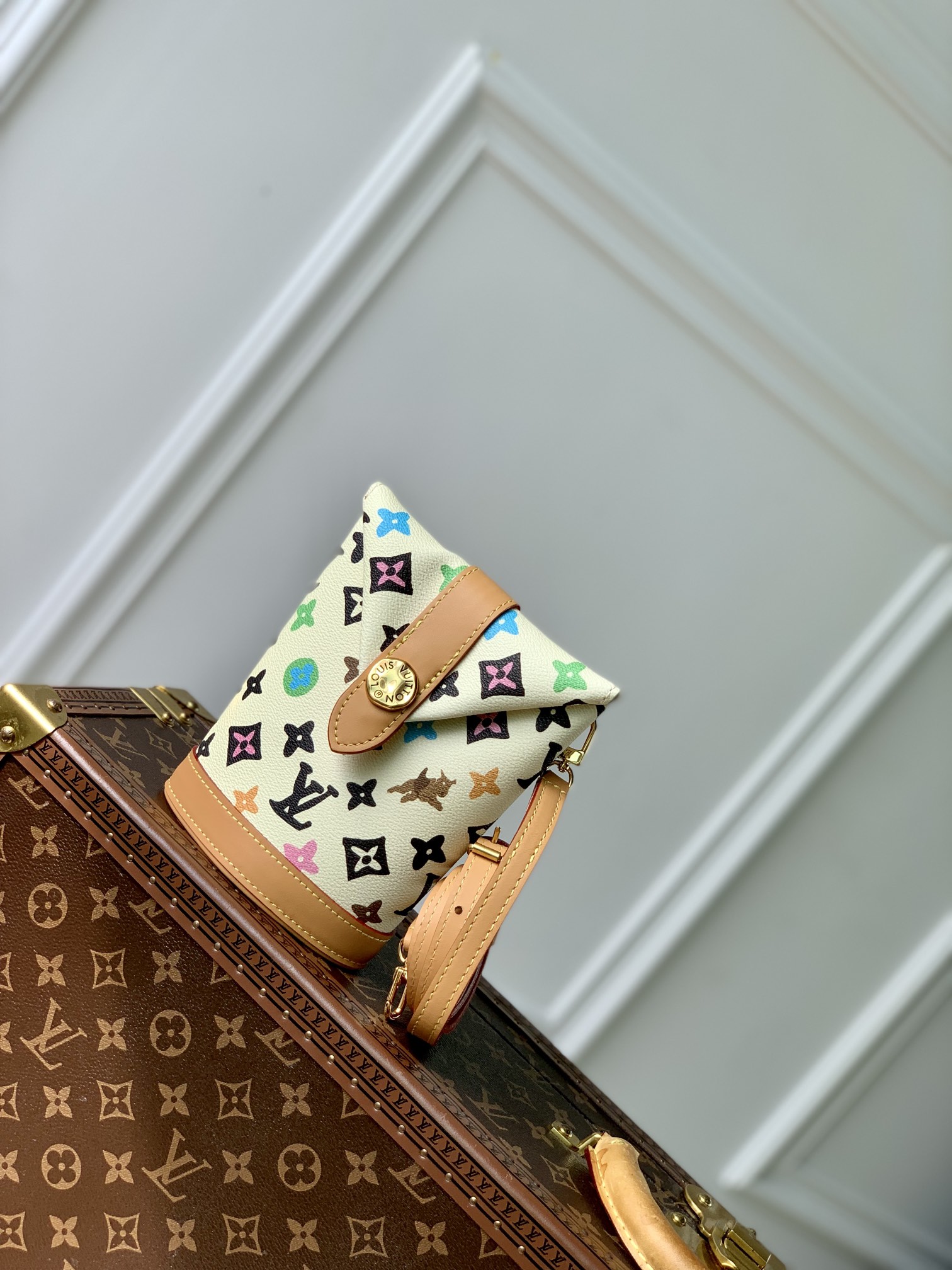 l0*is V*t0n crossbody bag-12.5 x 18 x 8.5cm