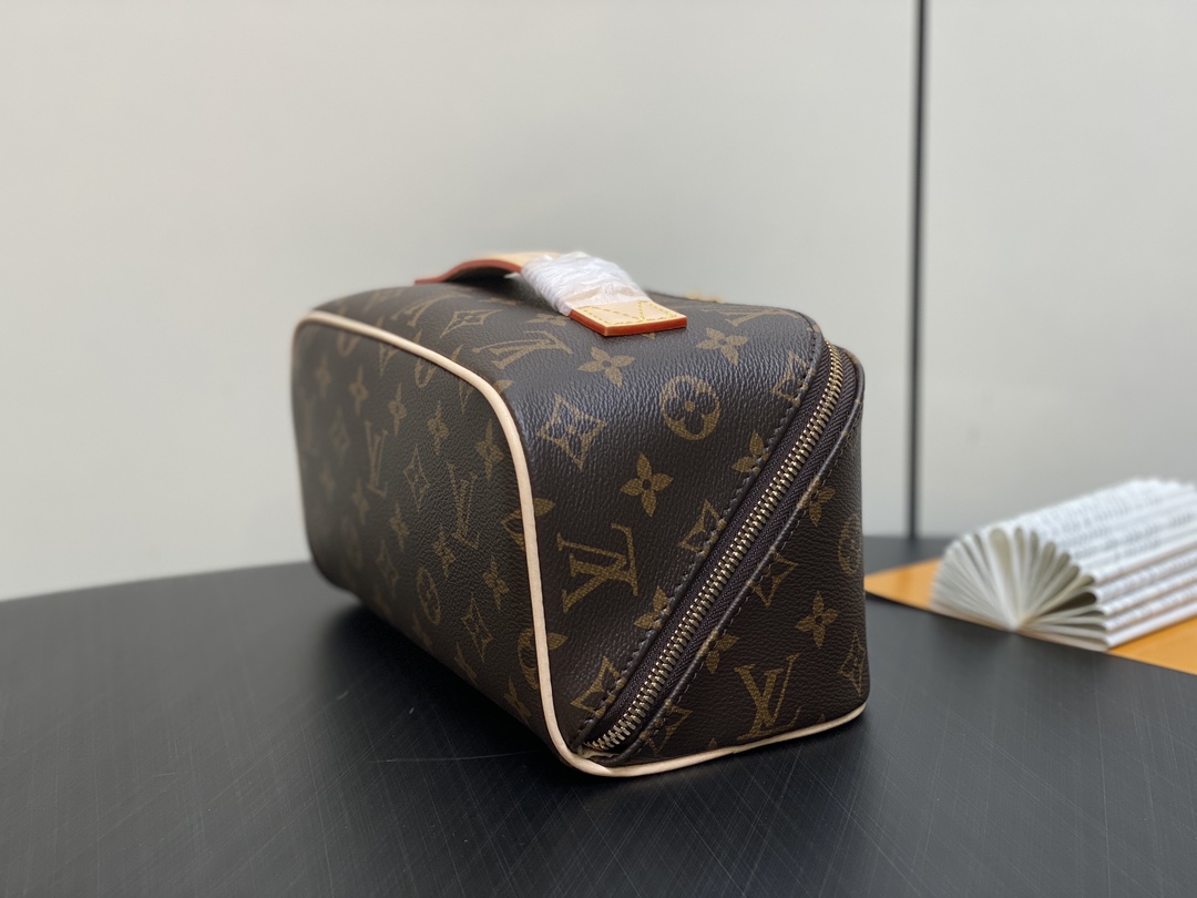 l0*is V*t0n toiletry bag 2 compartments-24*13*13cm