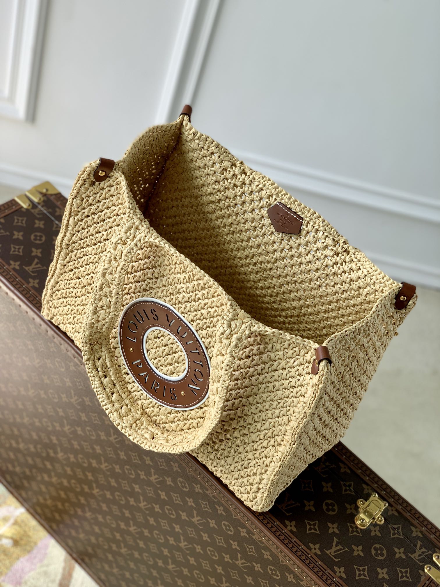 l0*is V*t0n onthego handbag-37.5 x 30 x 17cm