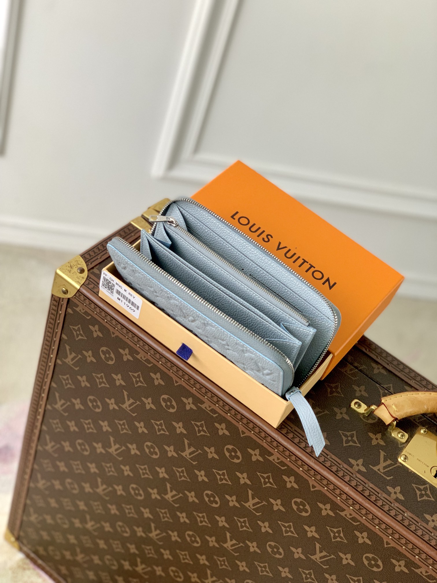 l0*is V*t0n wallet-19.5 10.5 2.5cm