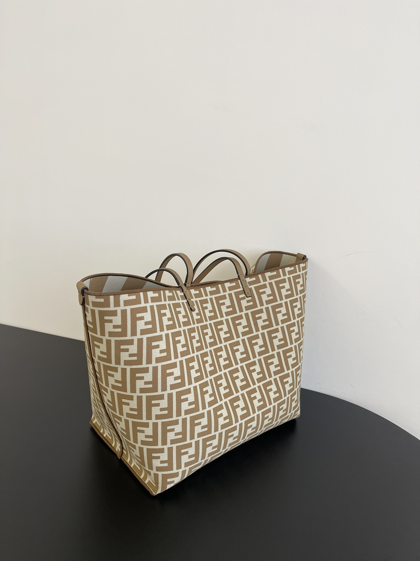 F**di tote-33x22x30cm