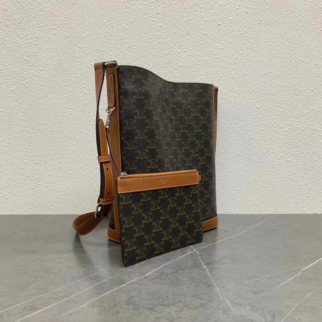 Ce**e bucket bag