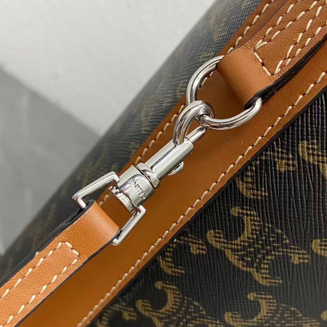 Ce**e bucket bag