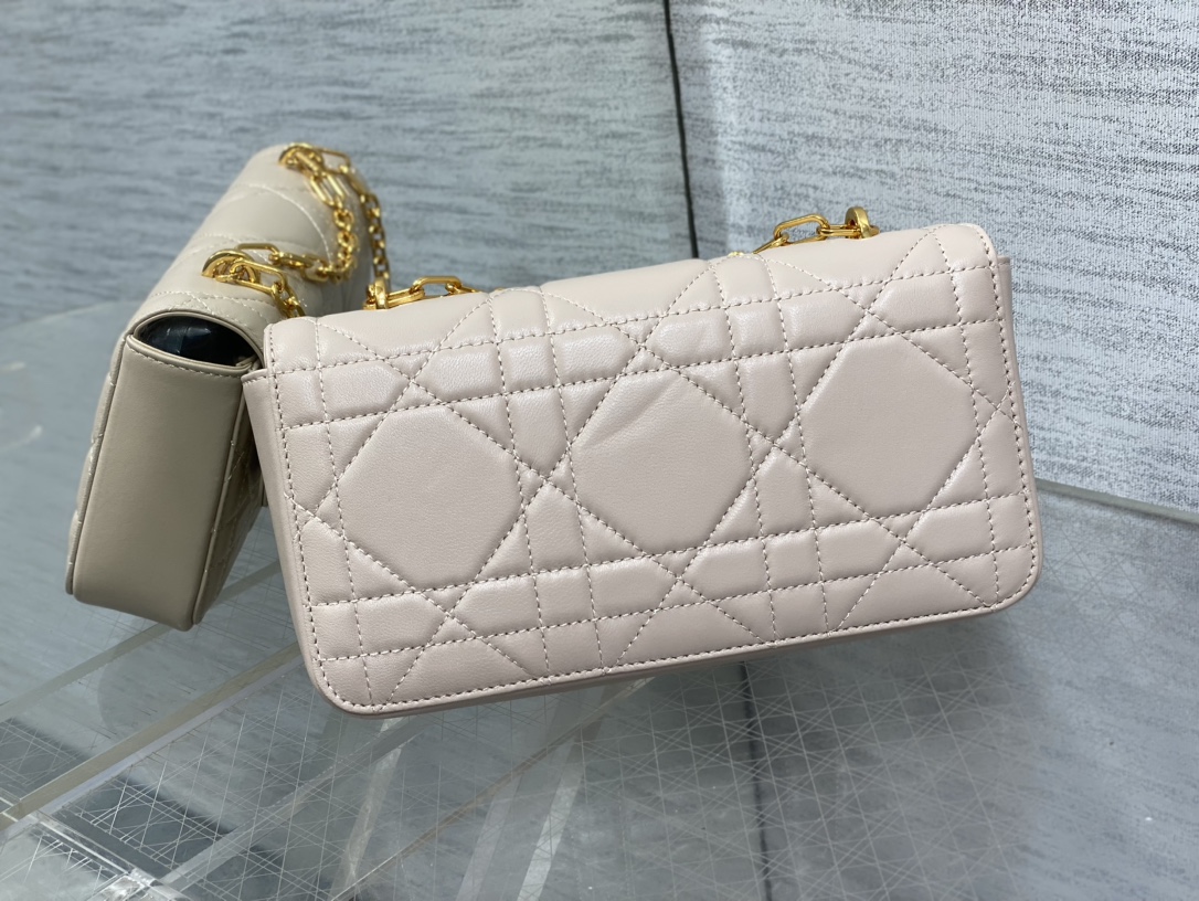 D*or miss carro bag-22*12.5*4cm