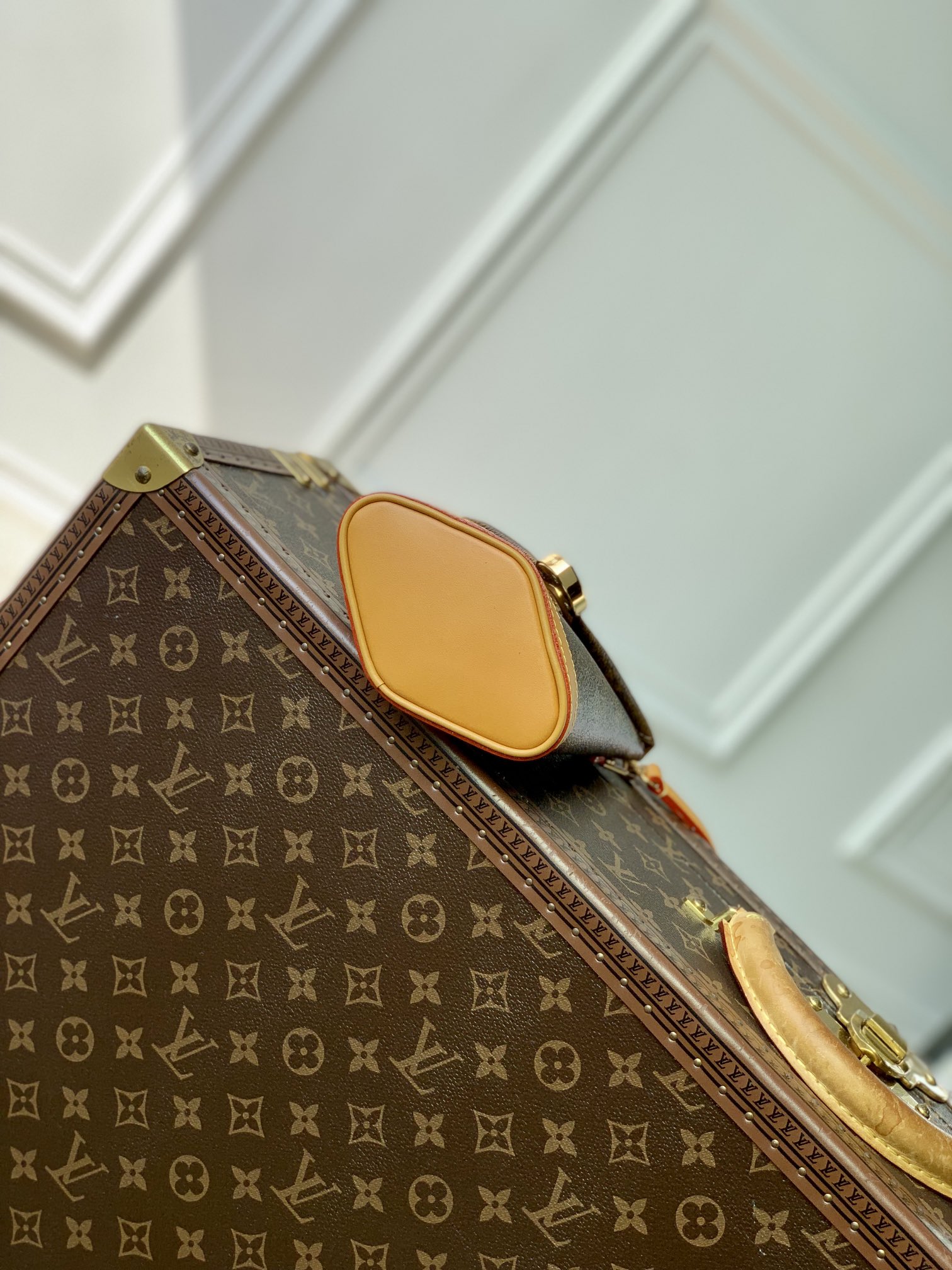 l0*is V*t0n envelope pouch-18*18.5*12.5cm