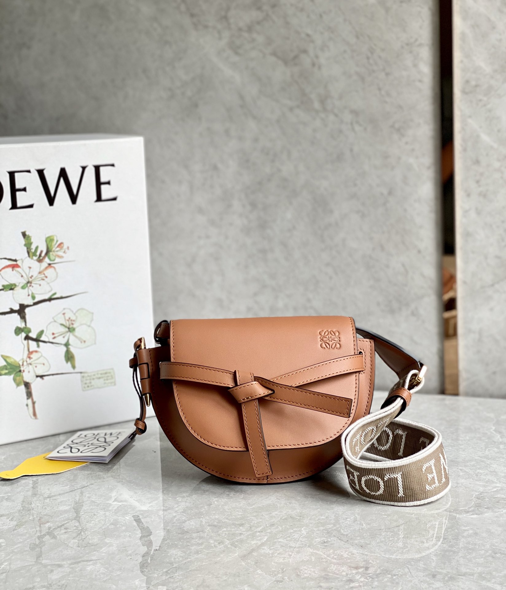 L0ew* mini puzzle gatedual bag-21*12.5*9cm
