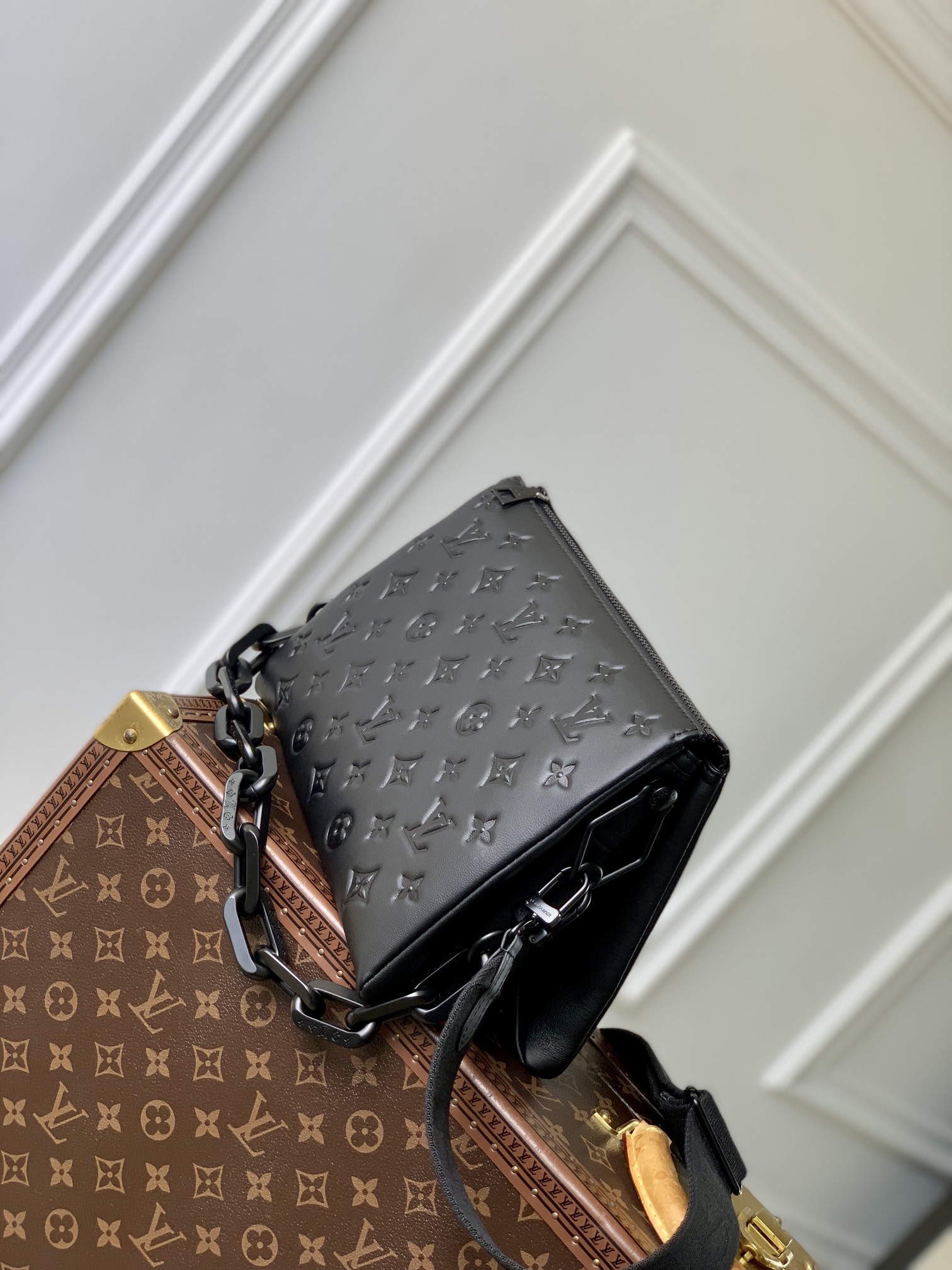 l0*is V*t0n black out coussin handbags-m11370-26*20*12cm