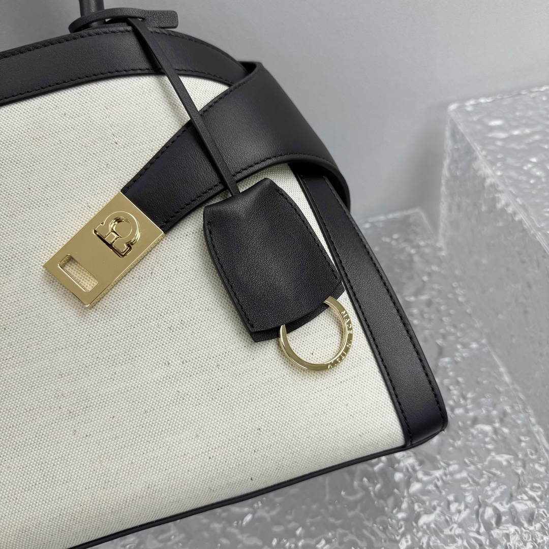 Ferragamo Top-handle Bag-32*22*14CM
