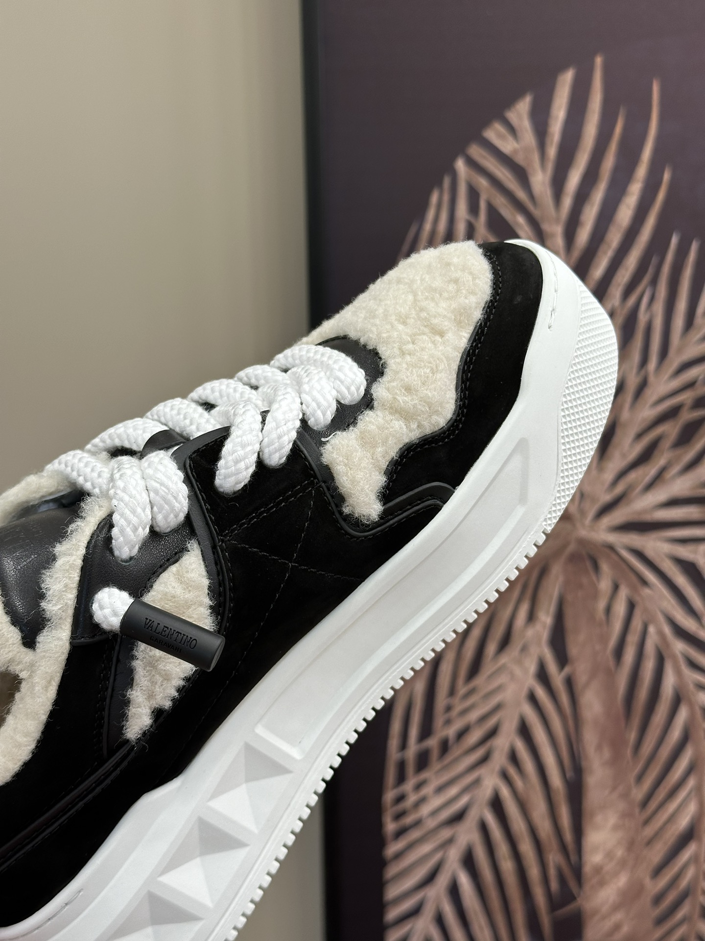 Va1e*ntin0 sneakers
