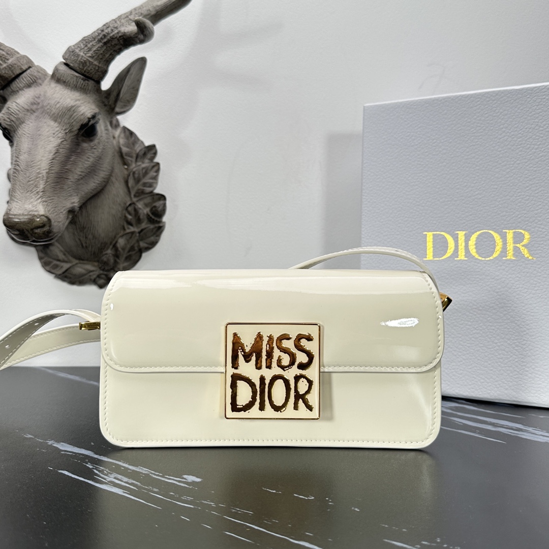 D*or miss D*or allover bag-22*11*6cm