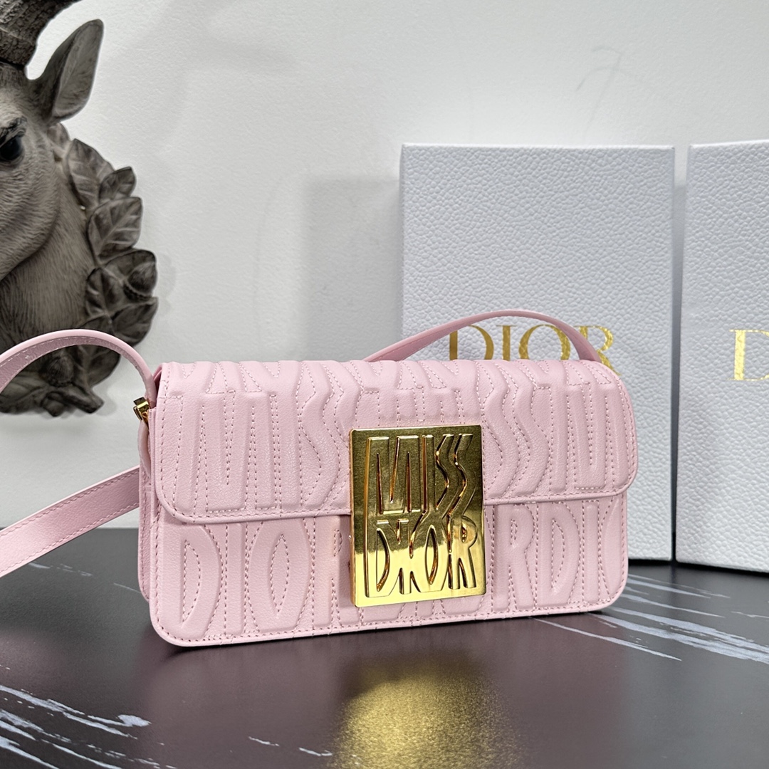 D*or miss D*or allover bag-22*11*6cm