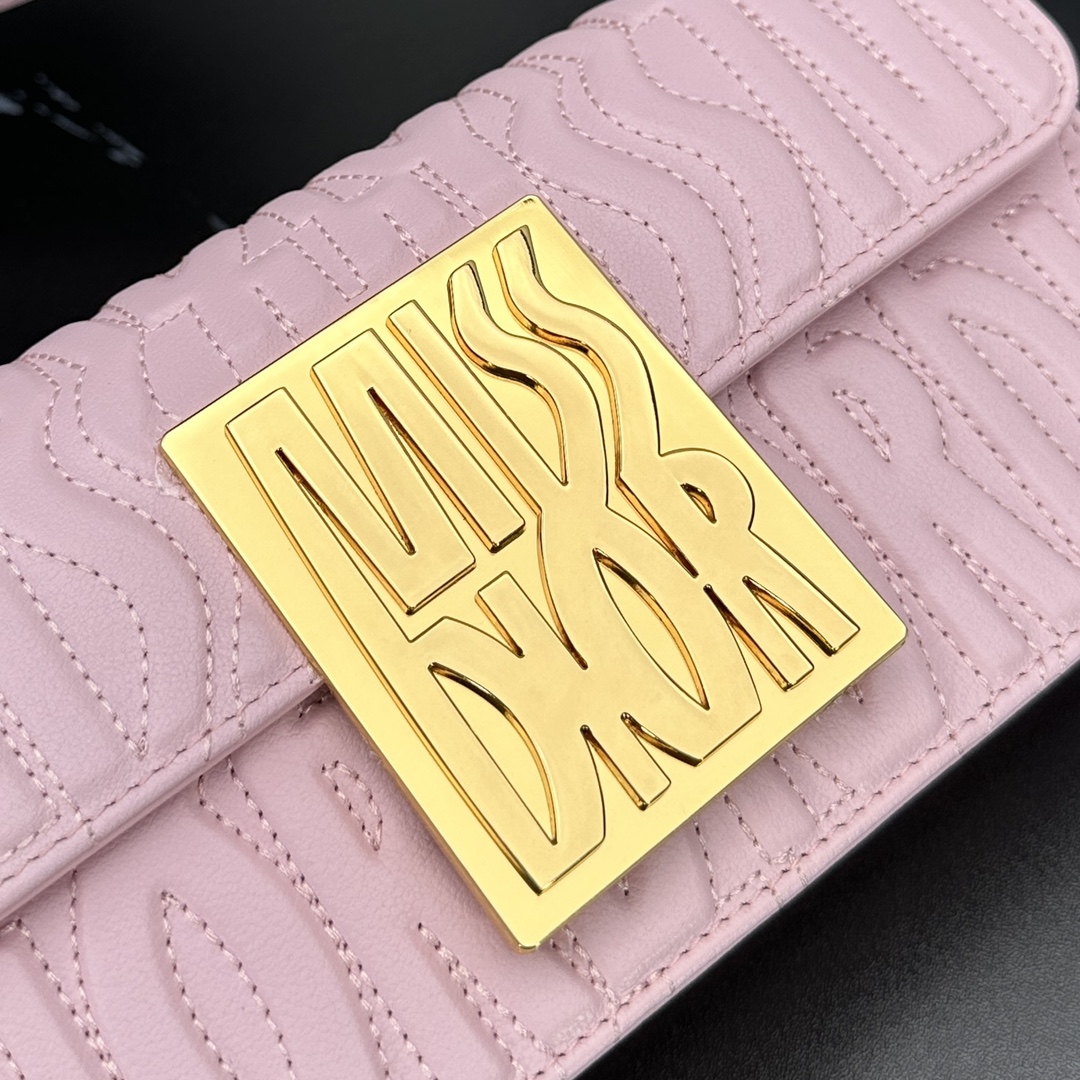 D*or miss D*or allover bag-22*11*6cm
