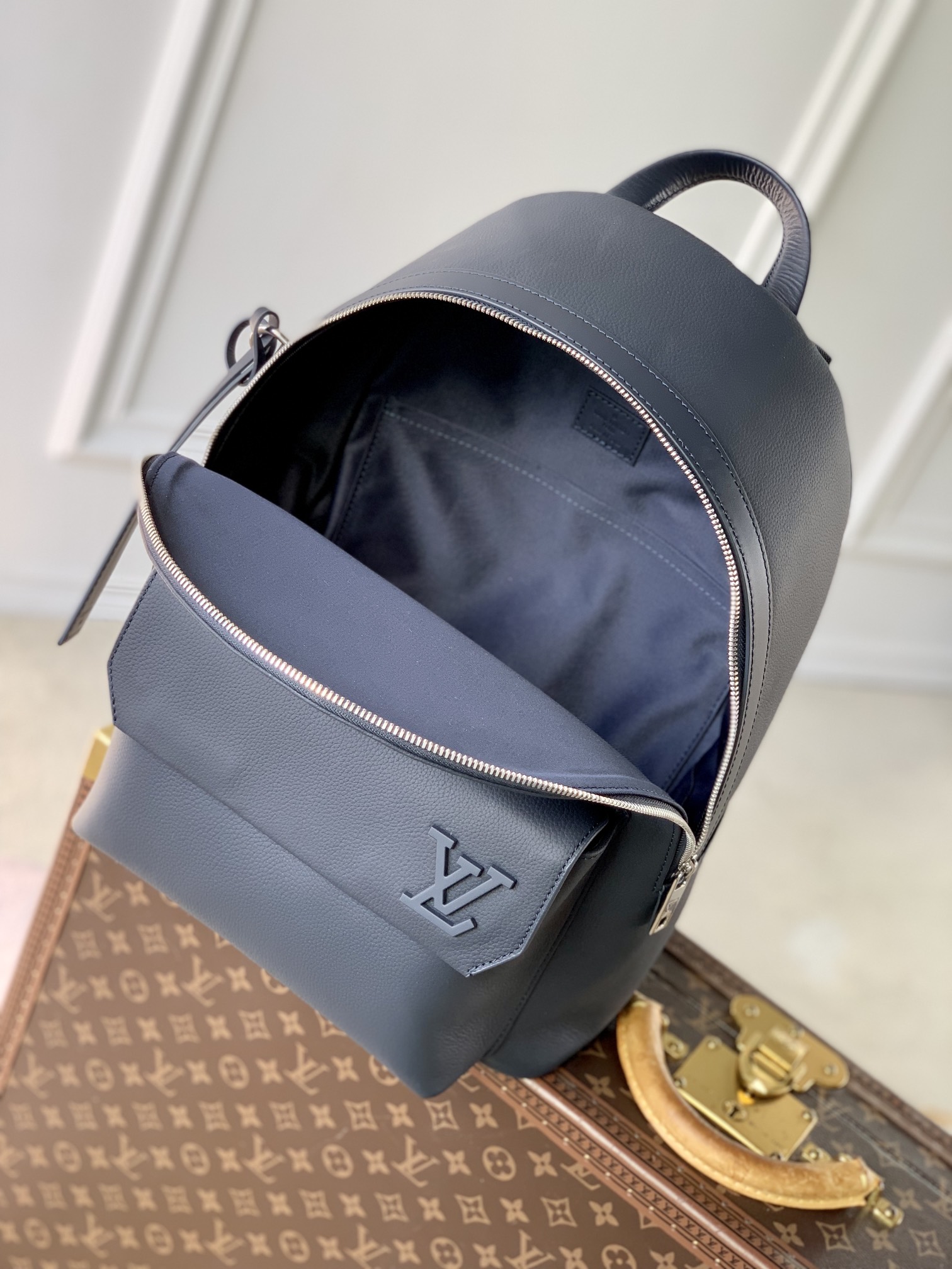 l0vis Vvtt0n aerogram backpack m22503-43*30*14cm