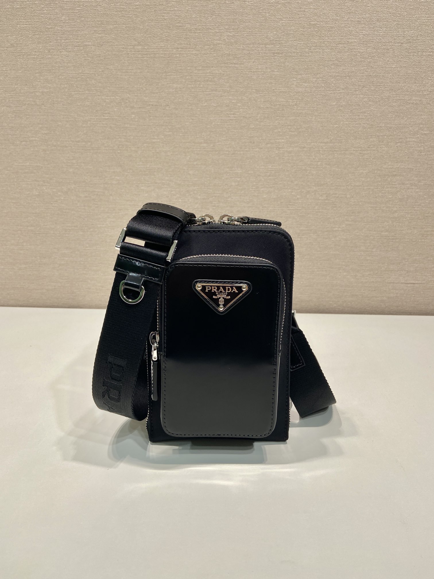 Pra*a Pra*a Pra*a re-nylon phone case shoulder 2zt060 bag-11.5*18cm