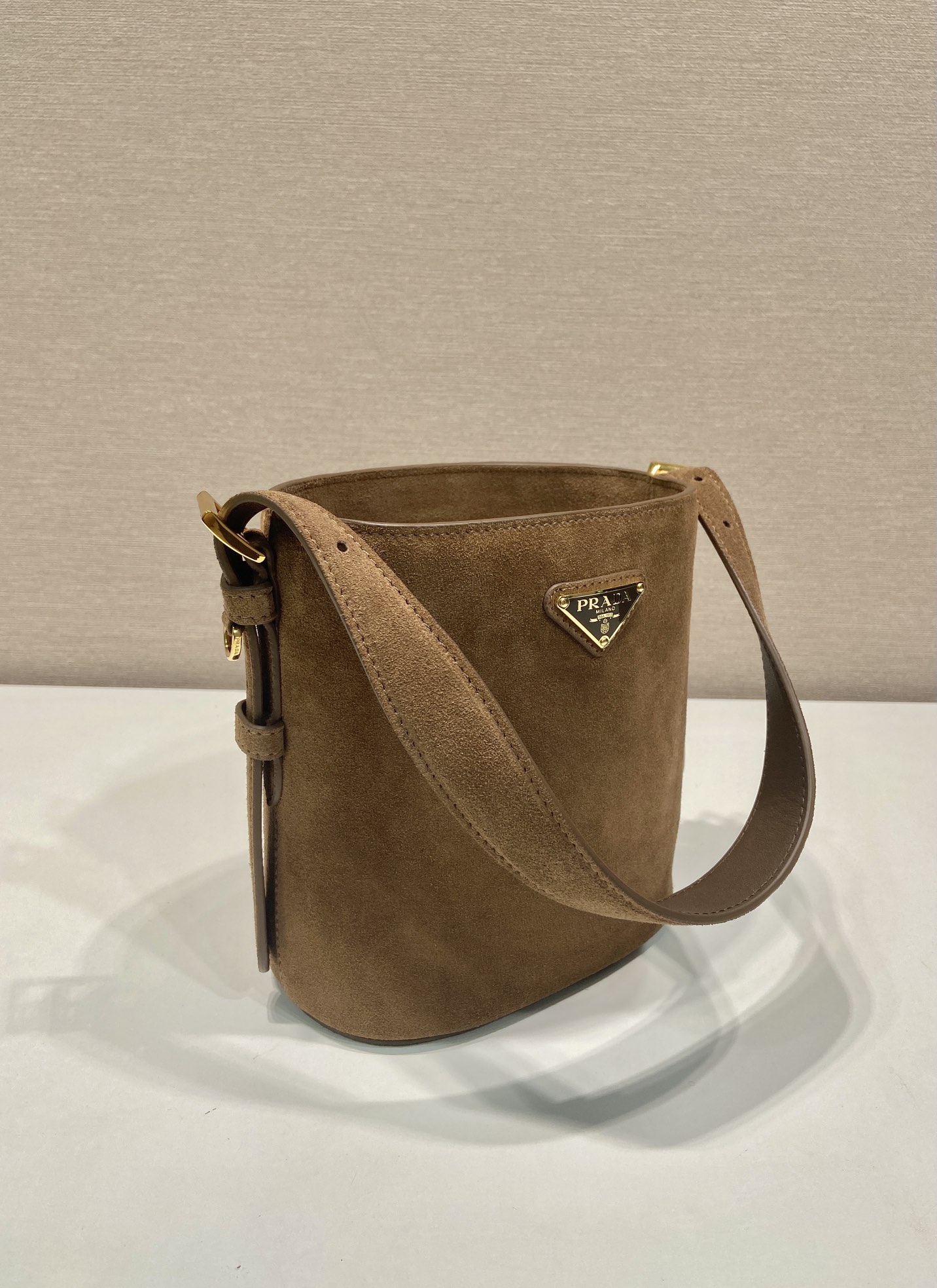 Pra*a cinnamon suede mini bucket bag-1be078a-31*18*10cm